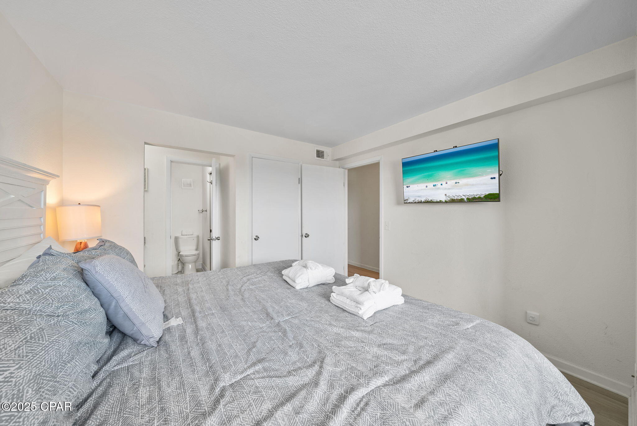 Image 2 For 8743 Thomas Drive 1207