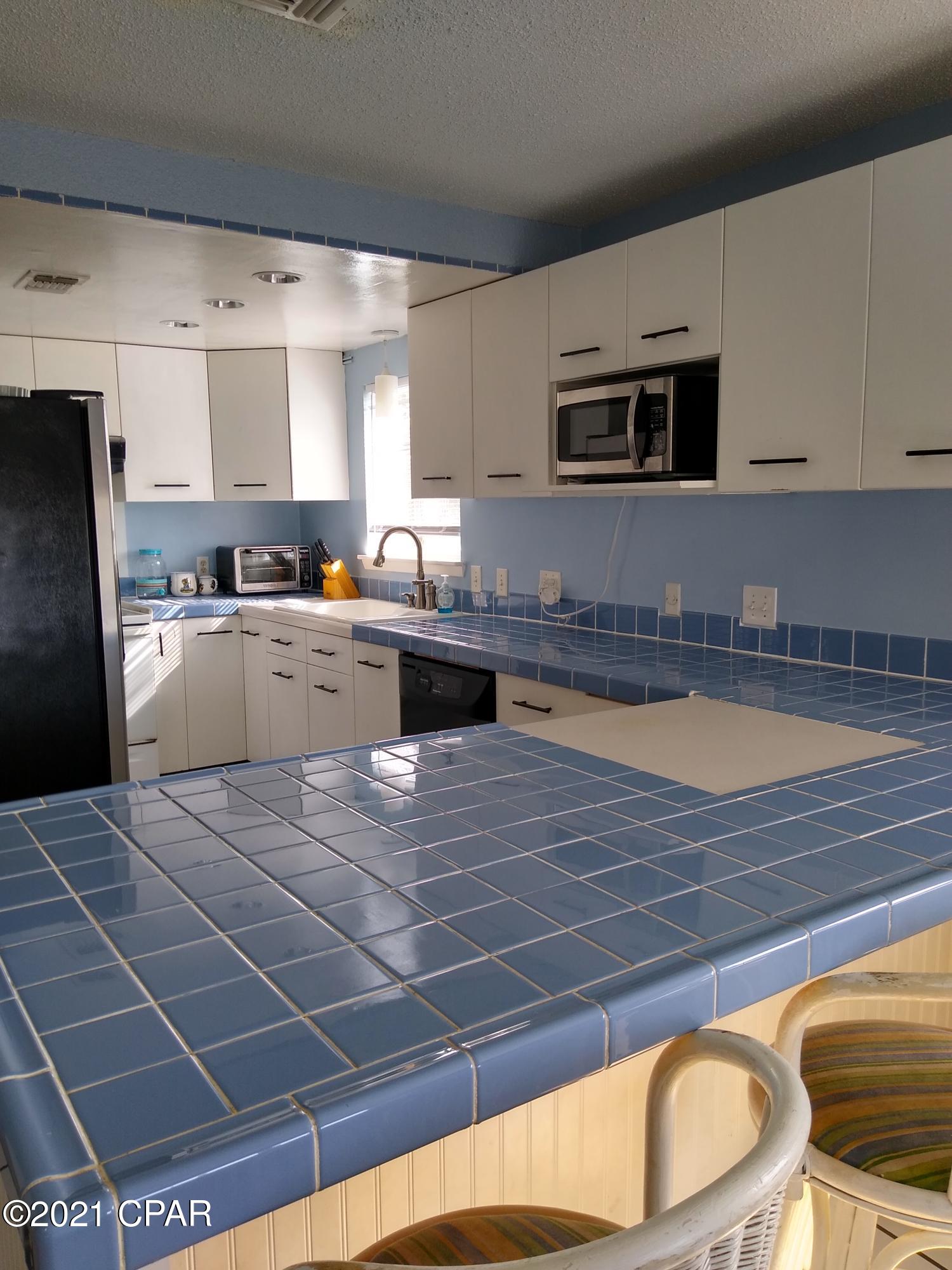 Image 2 For 6912 Beach Drive