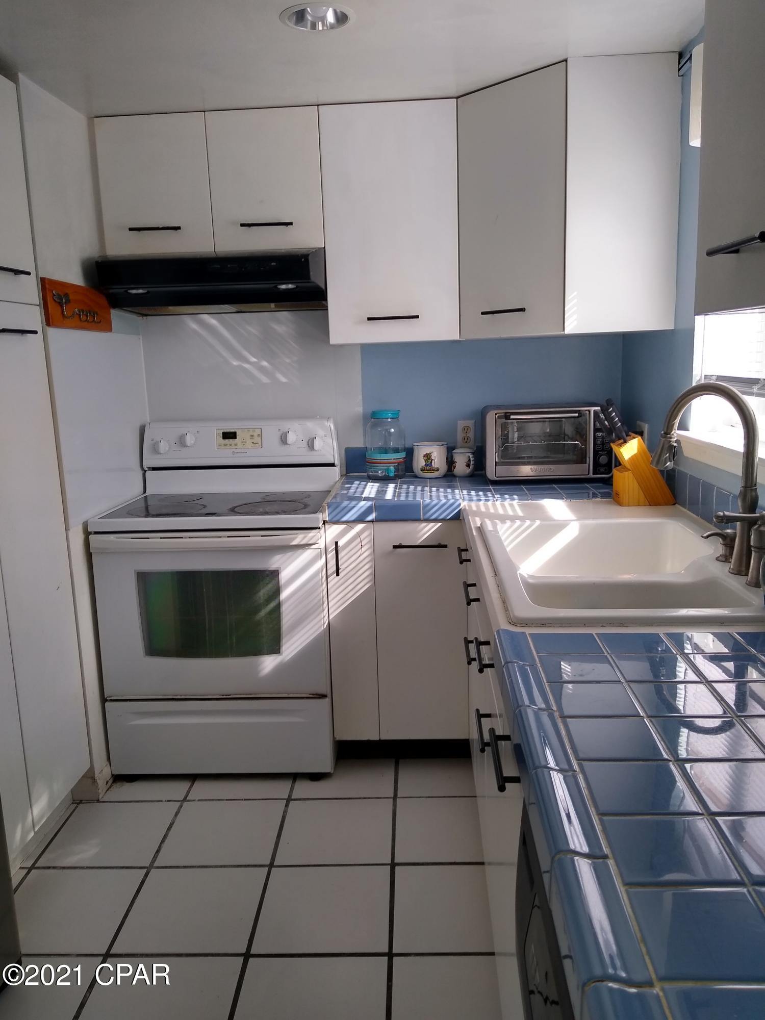 Image 3 For 6912 Beach Drive