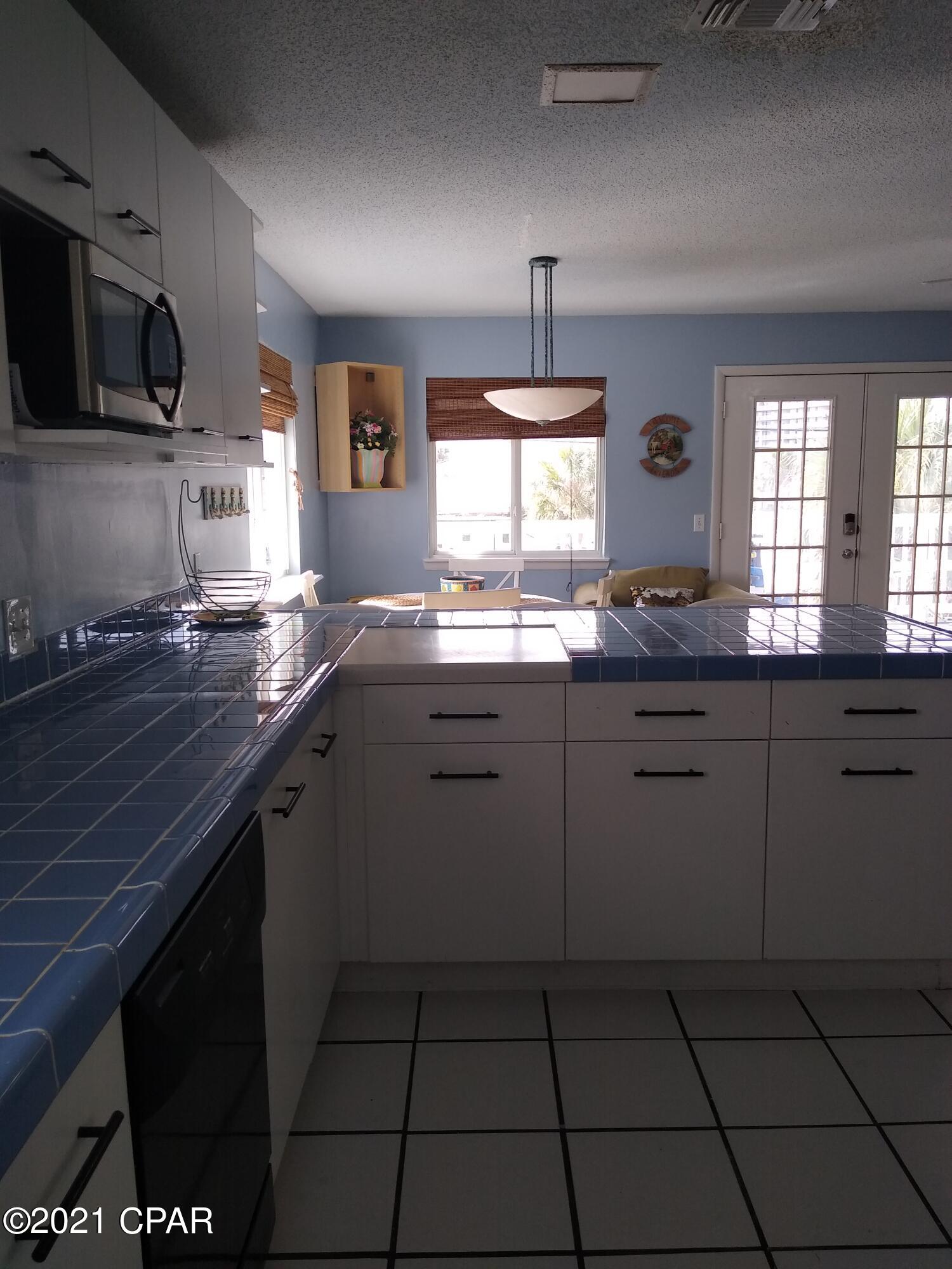 Image 6 For 6912 Beach Drive