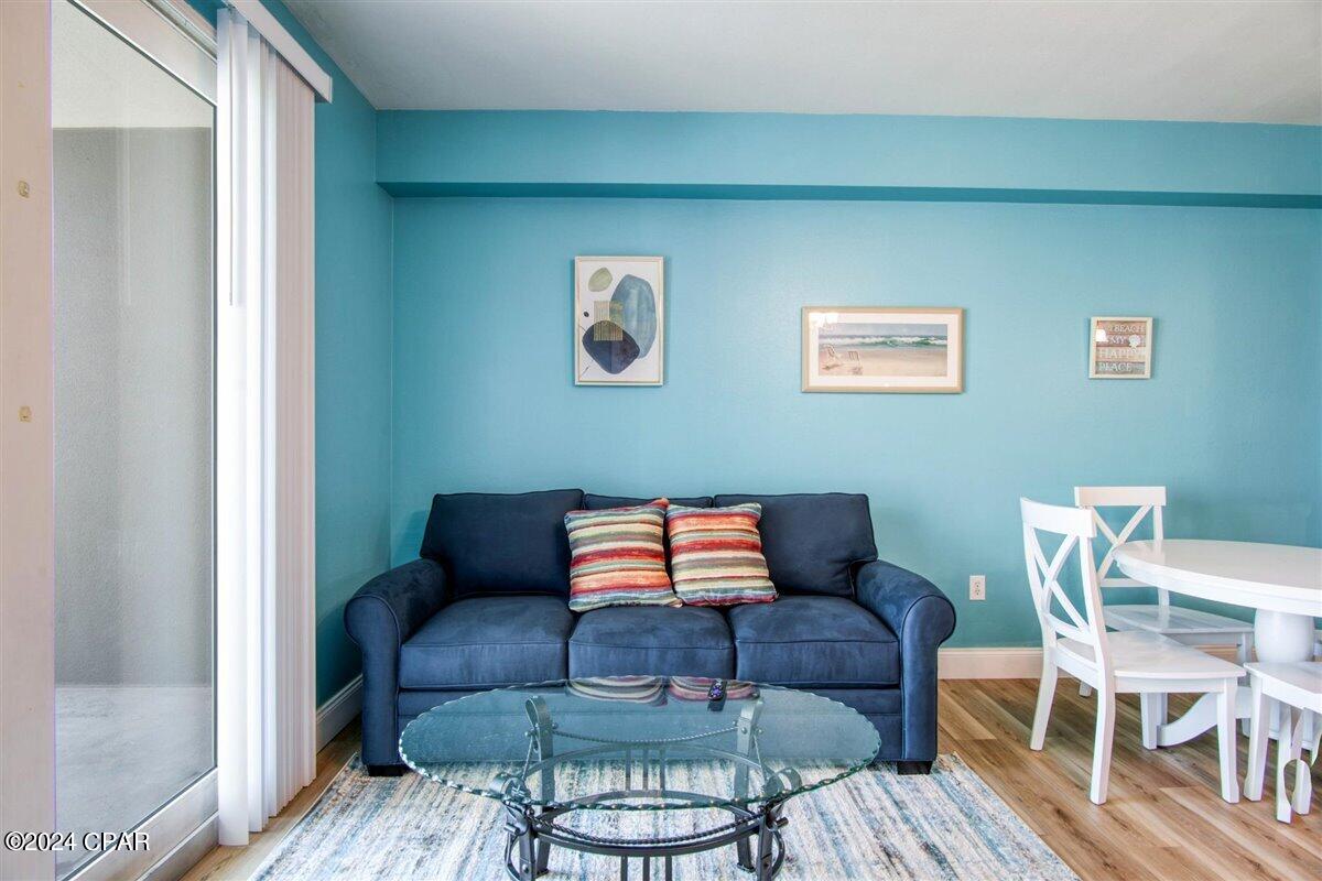 Image 3 For 9860 Thomas Drive 305
