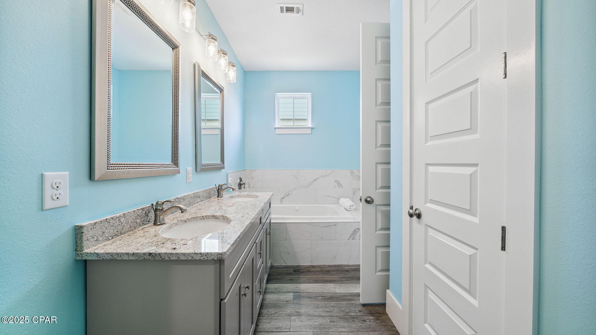 Image 11 For 6320 Lagoon Drive