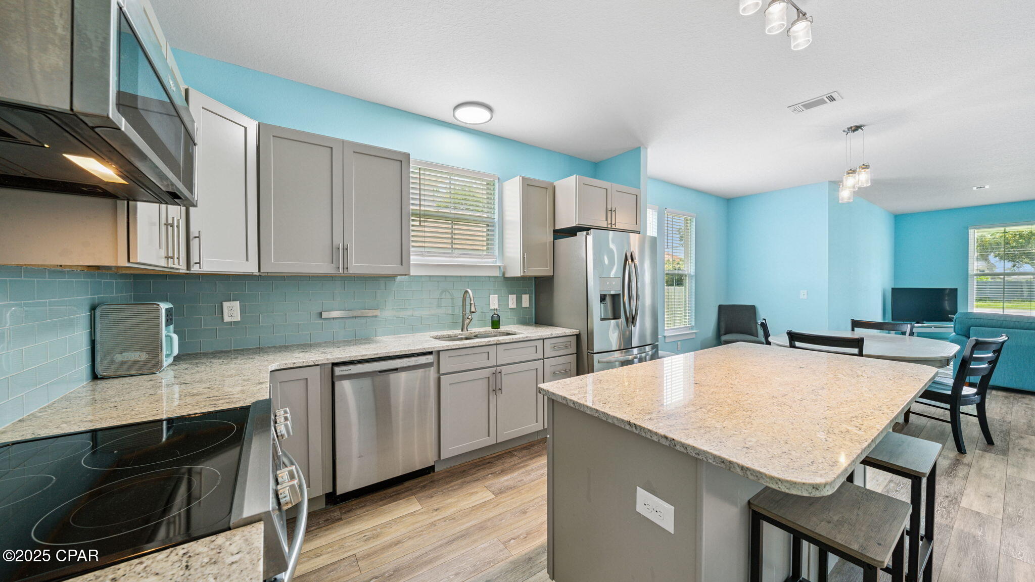 Image 7 For 6320 Lagoon Drive