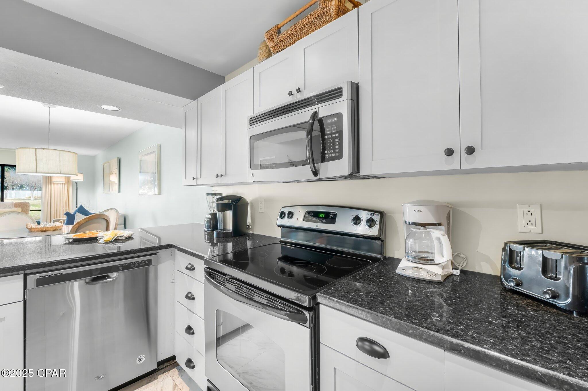 Image 11 For 520 Richard Jackson  2007