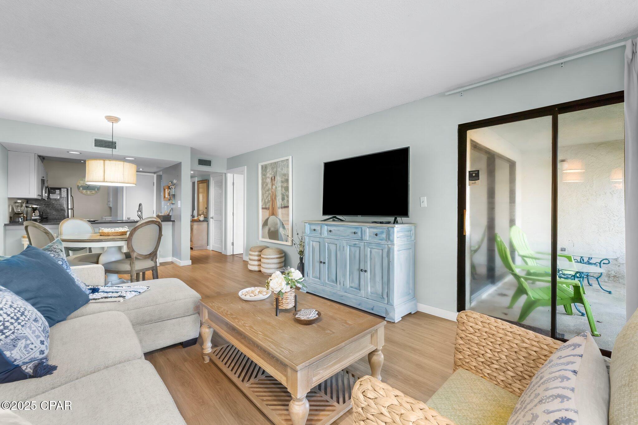 Image 15 For 520 Richard Jackson  2007