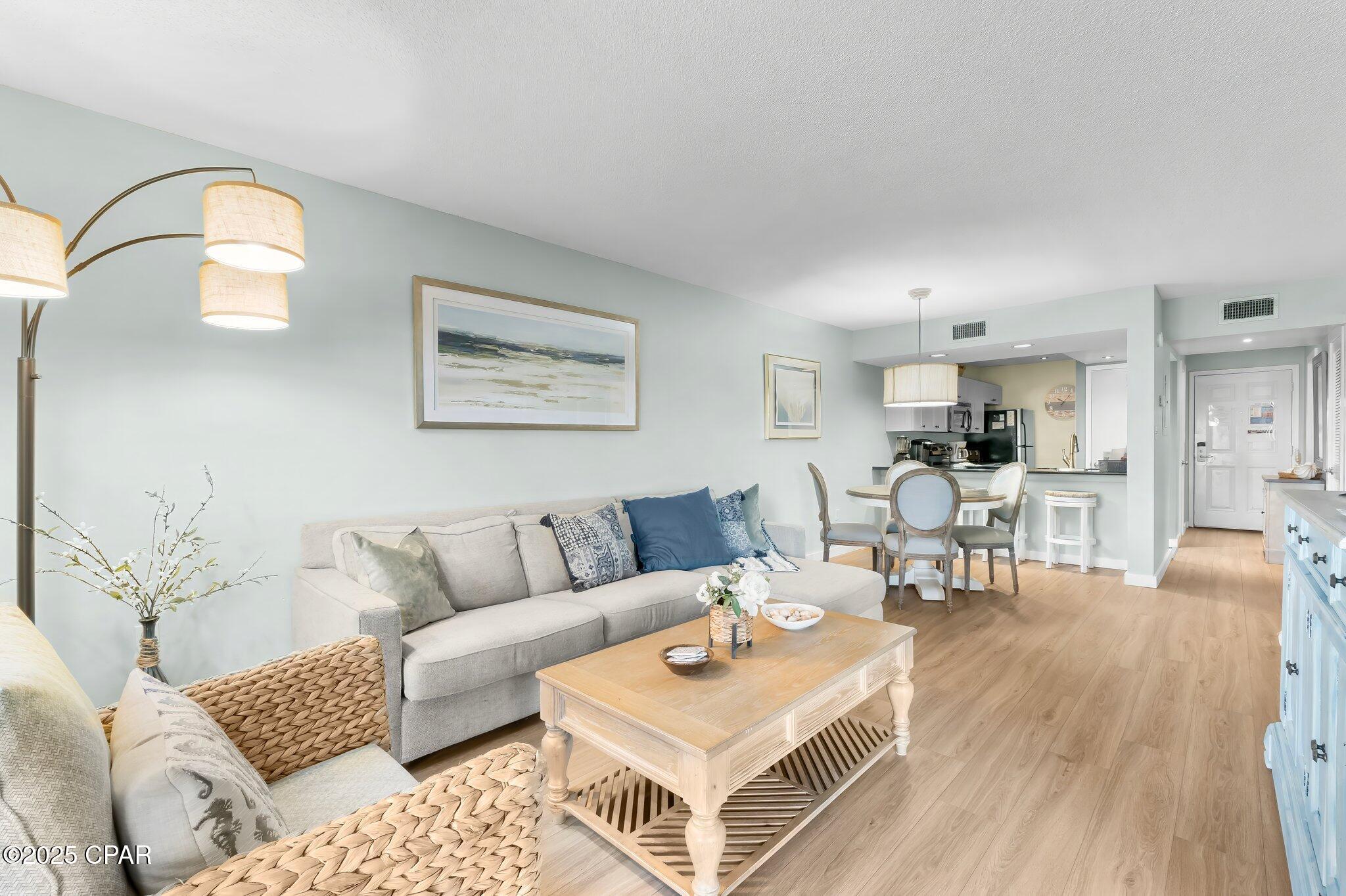 Image 17 For 520 Richard Jackson  2007