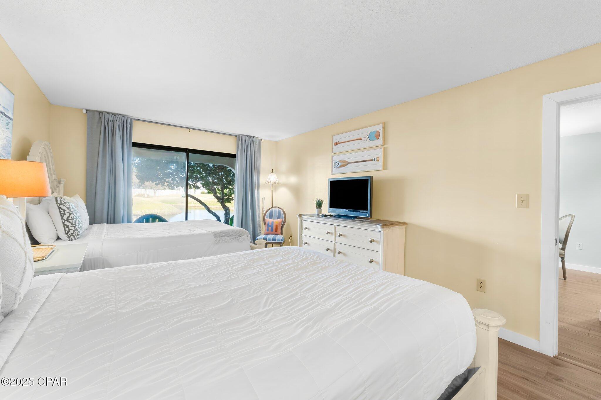 Image 19 For 520 Richard Jackson  2007