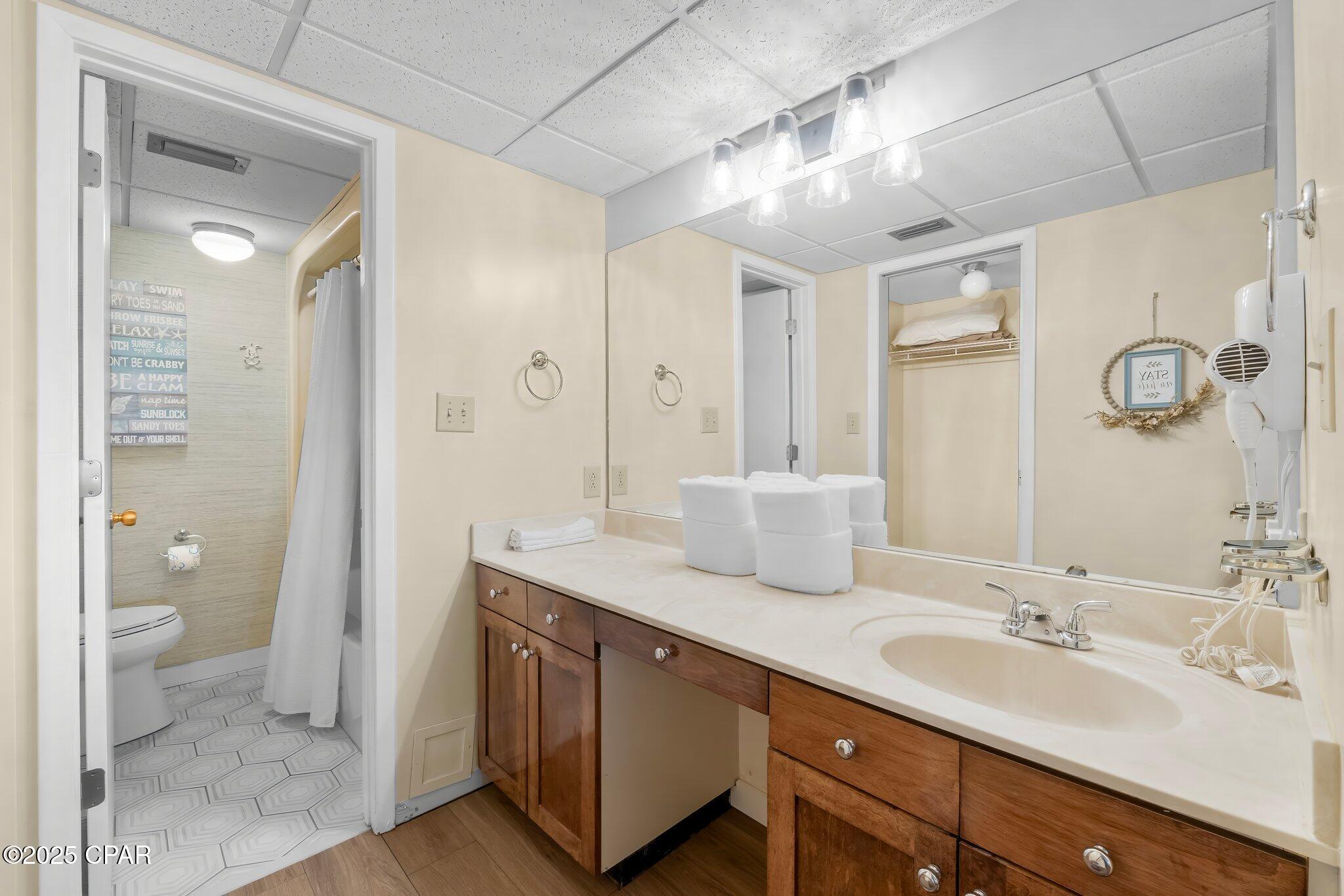 Image 21 For 520 Richard Jackson  2007