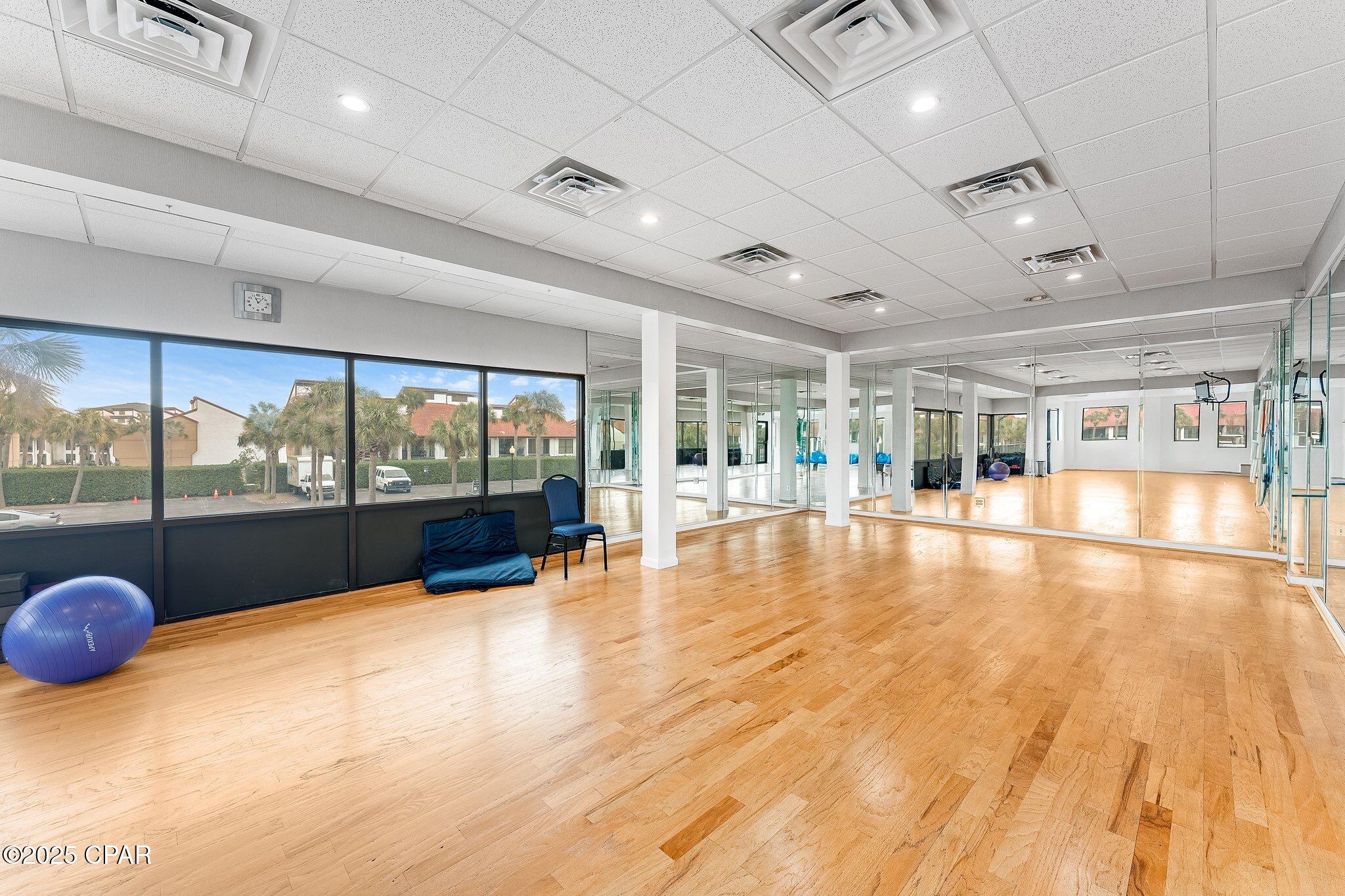 Image 28 For 520 Richard Jackson  2007