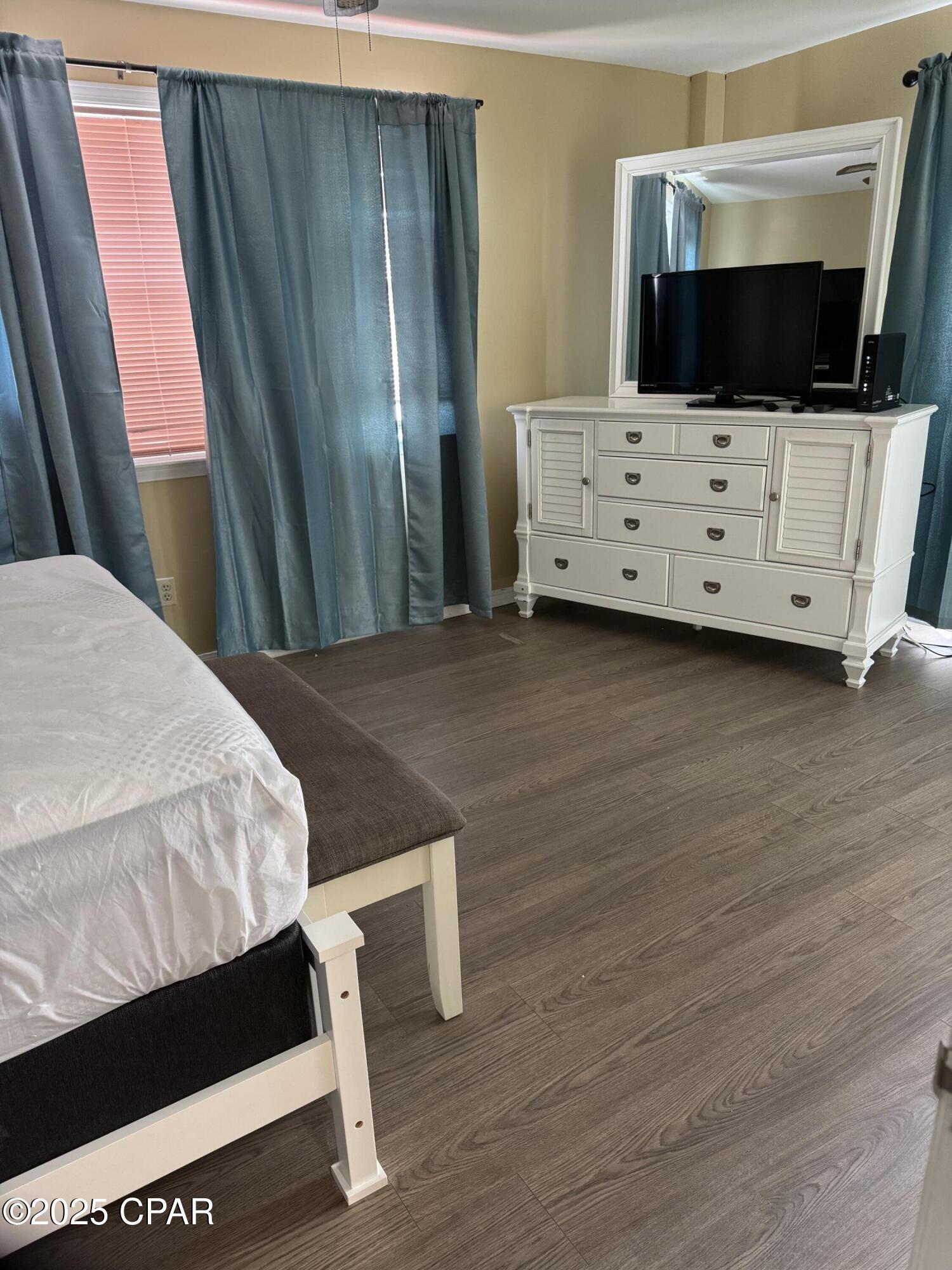 Image 5 For 8730 Thomas Drive 1203 B