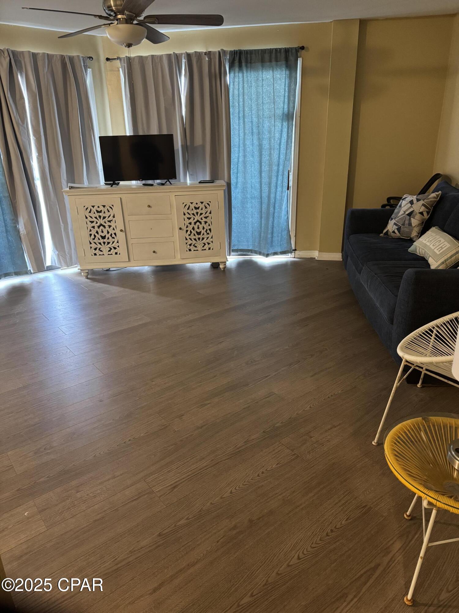 Image 7 For 8730 Thomas Drive 1203 B