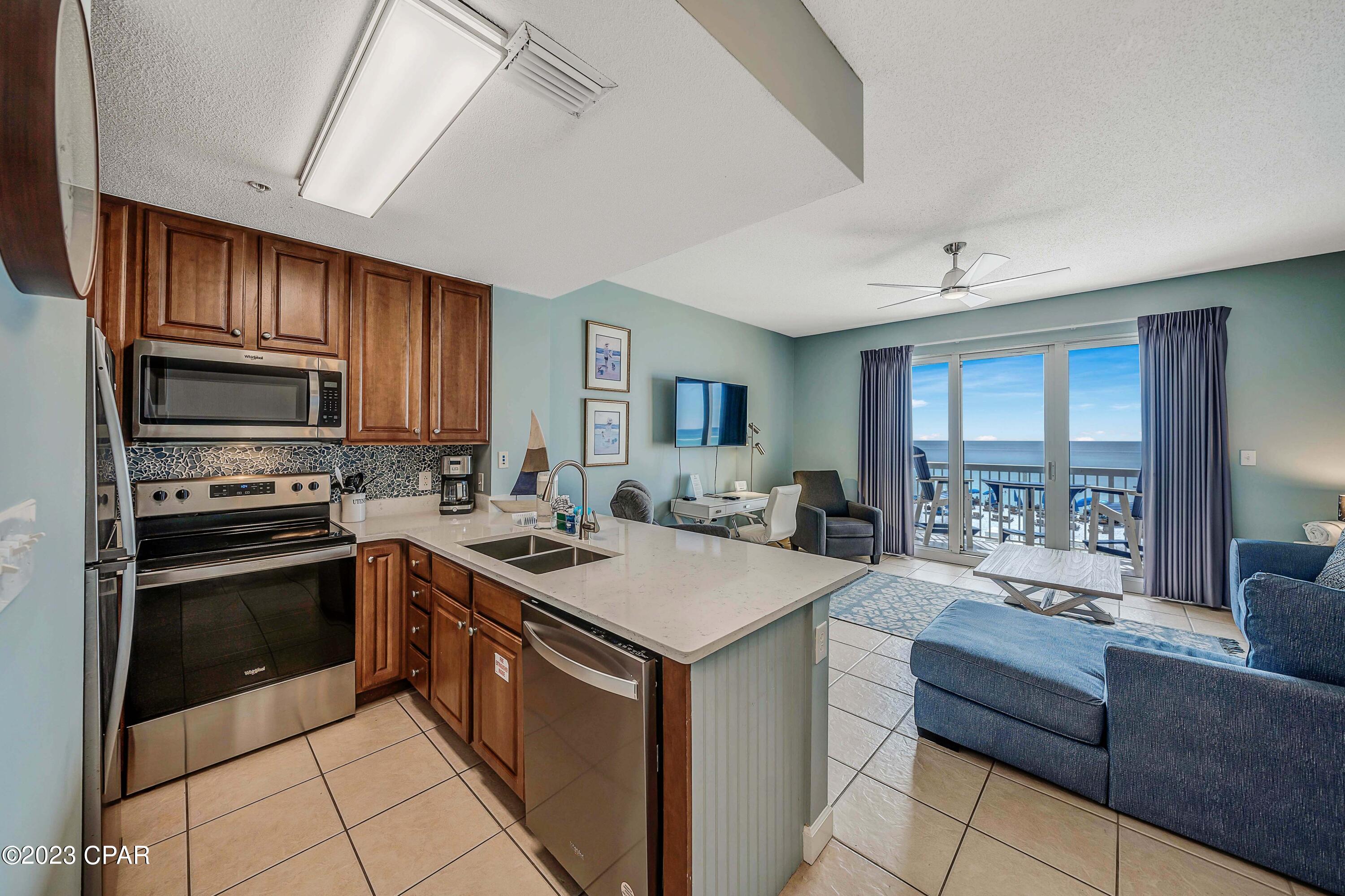 Image 2 For 5115 Gulf Drive 202
