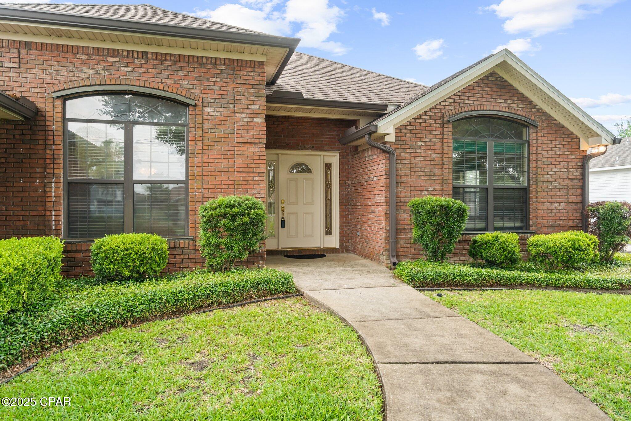 Image 2 For 106 Queens Circle