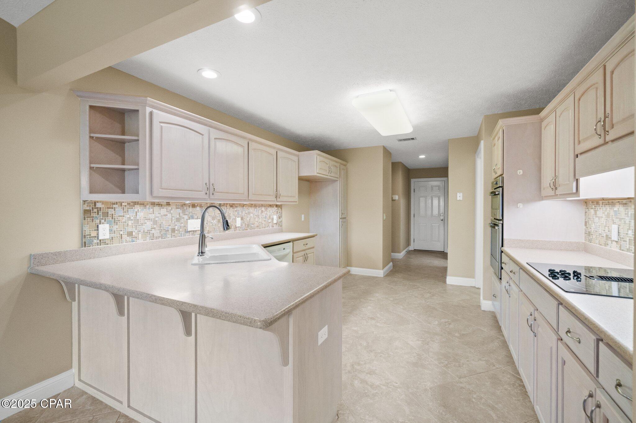 Image 20 For 106 Queens Circle