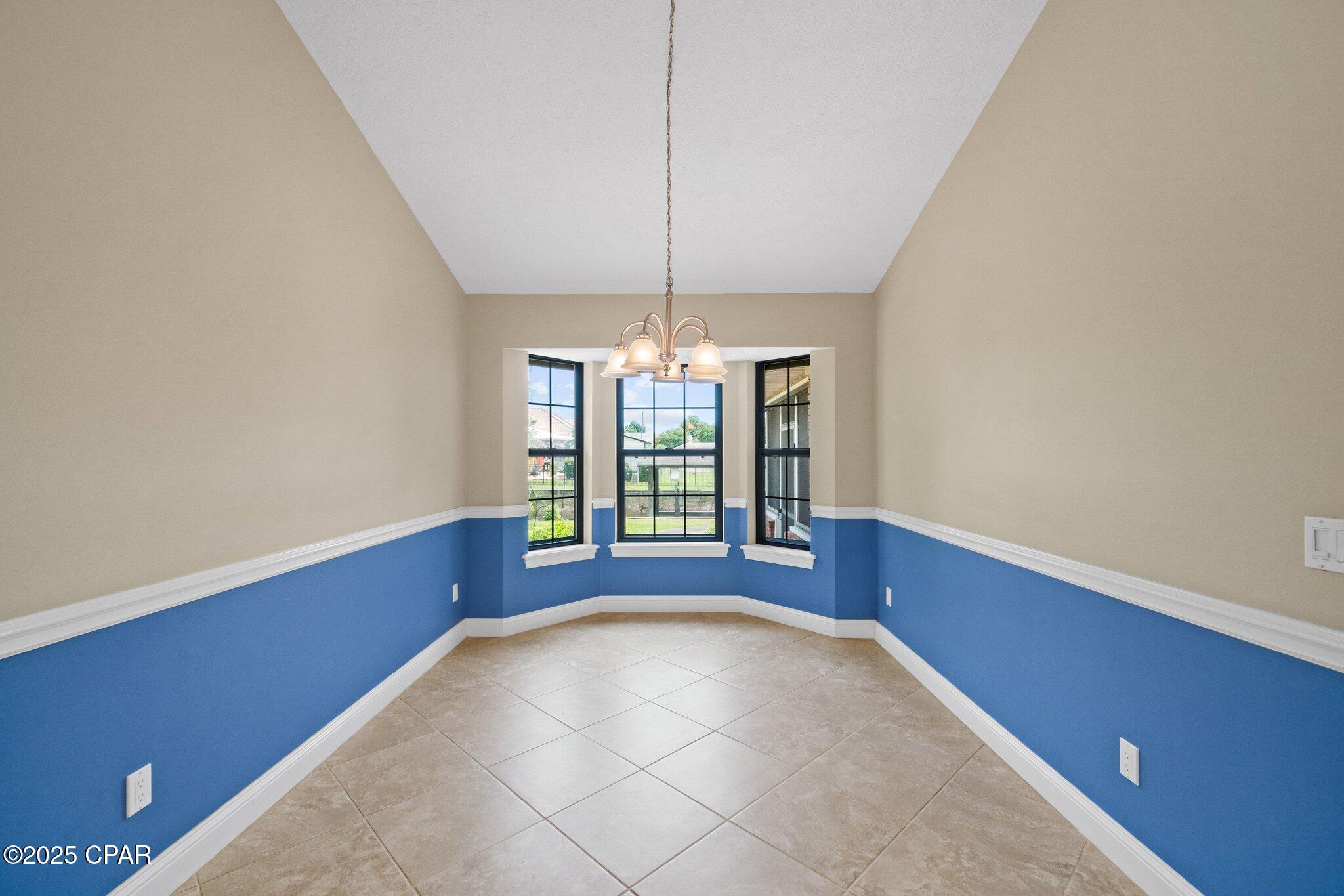 Image 22 For 106 Queens Circle