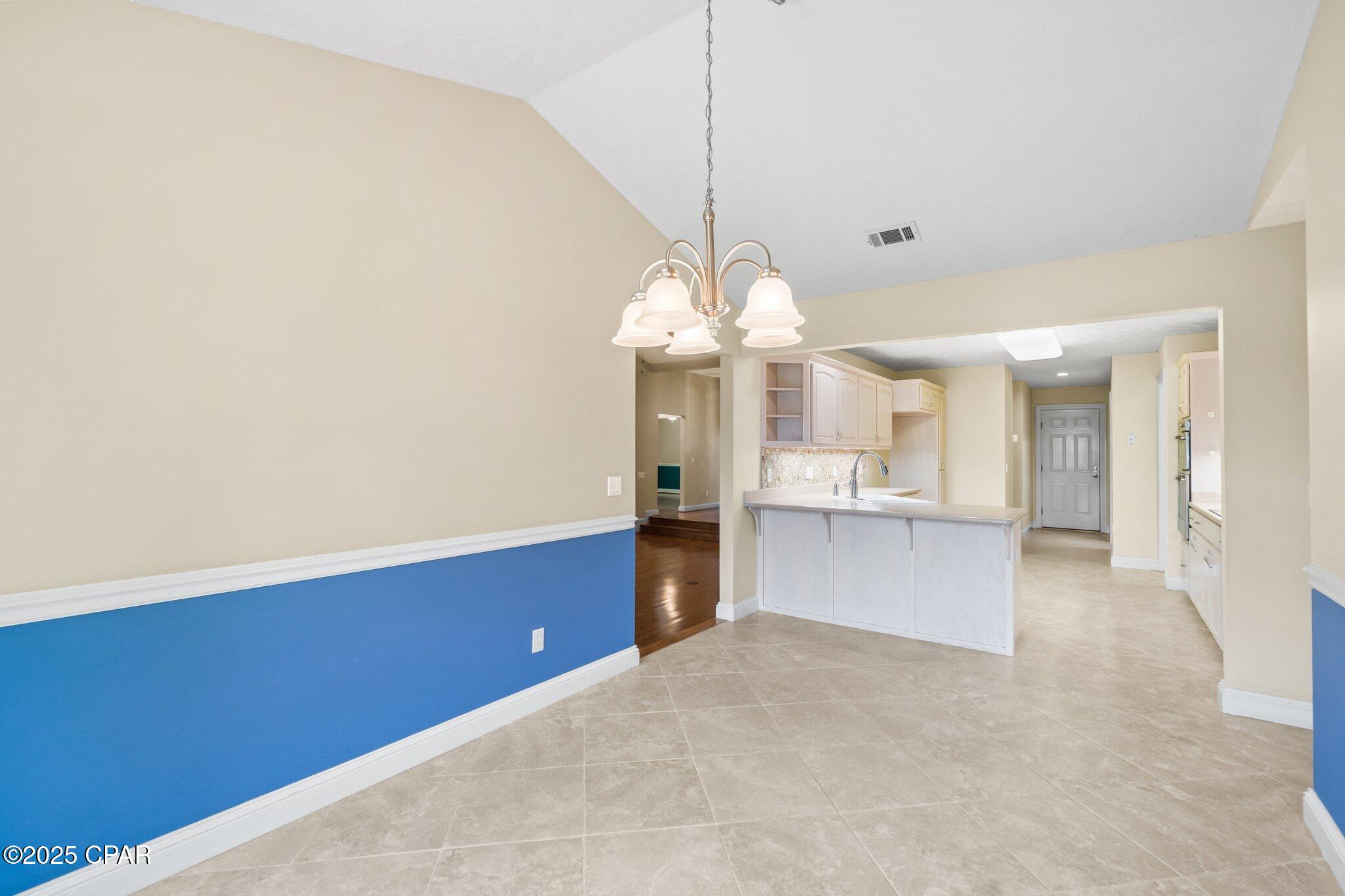 Image 23 For 106 Queens Circle