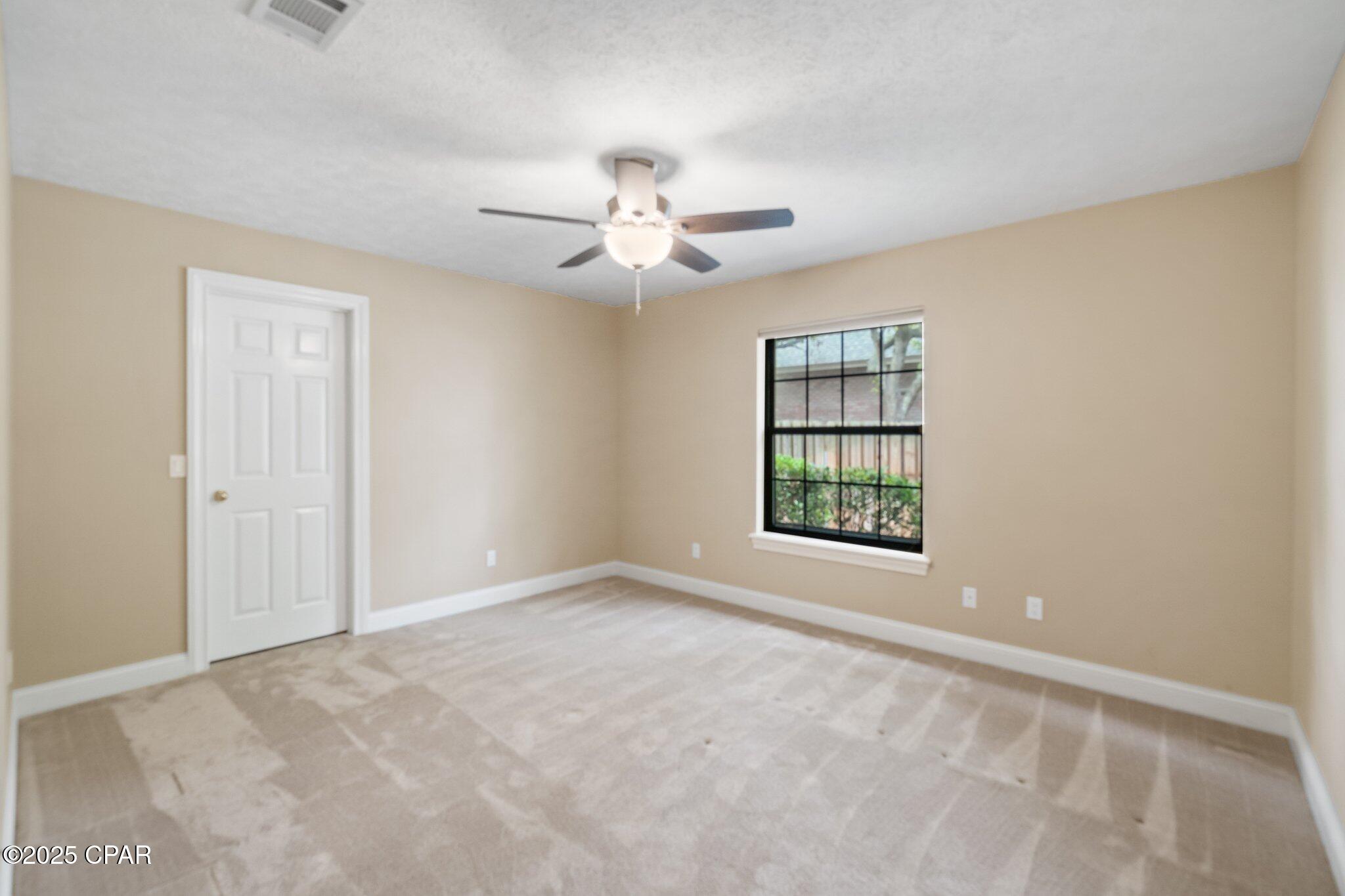 Image 31 For 106 Queens Circle