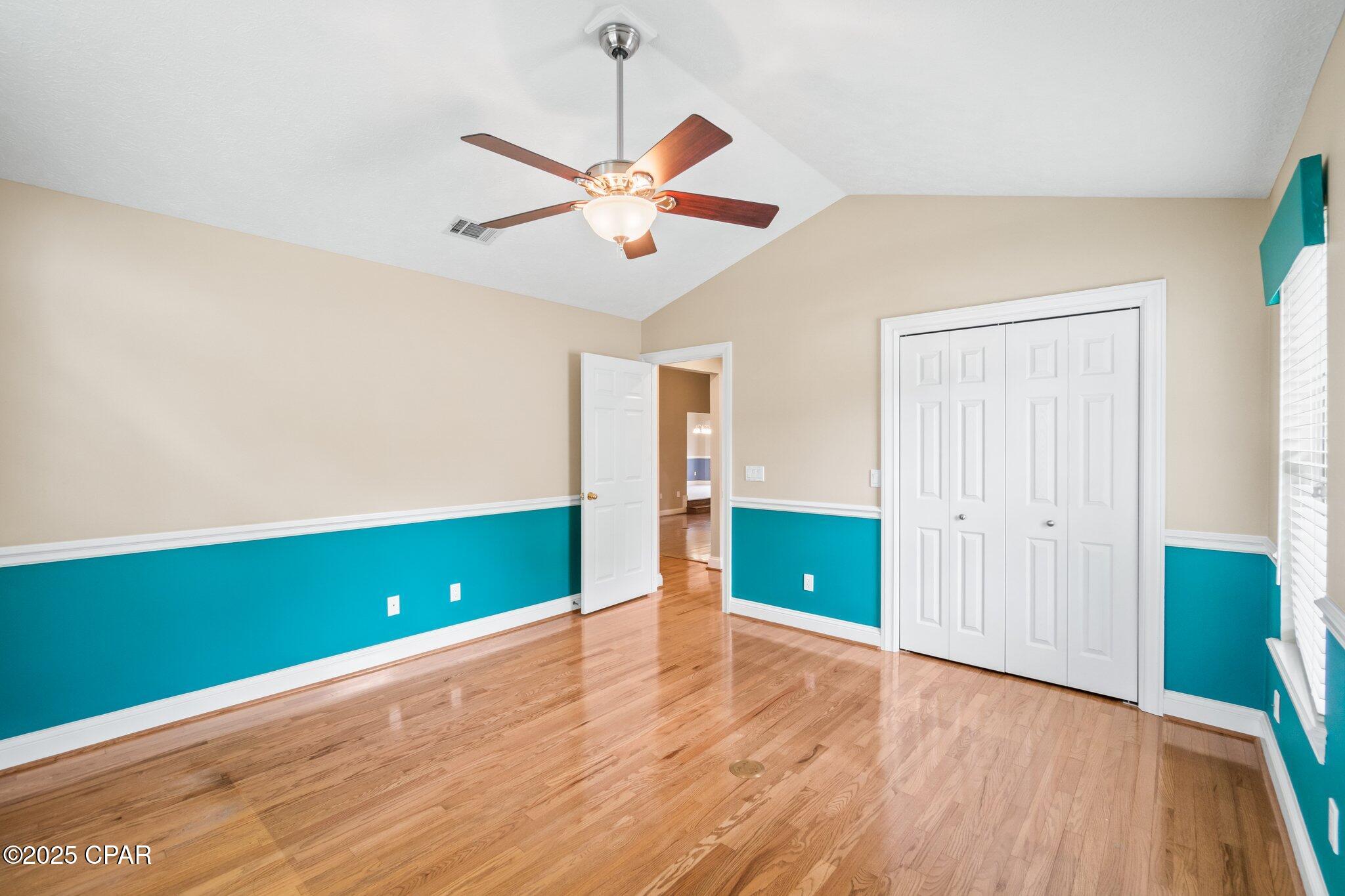 Image 34 For 106 Queens Circle