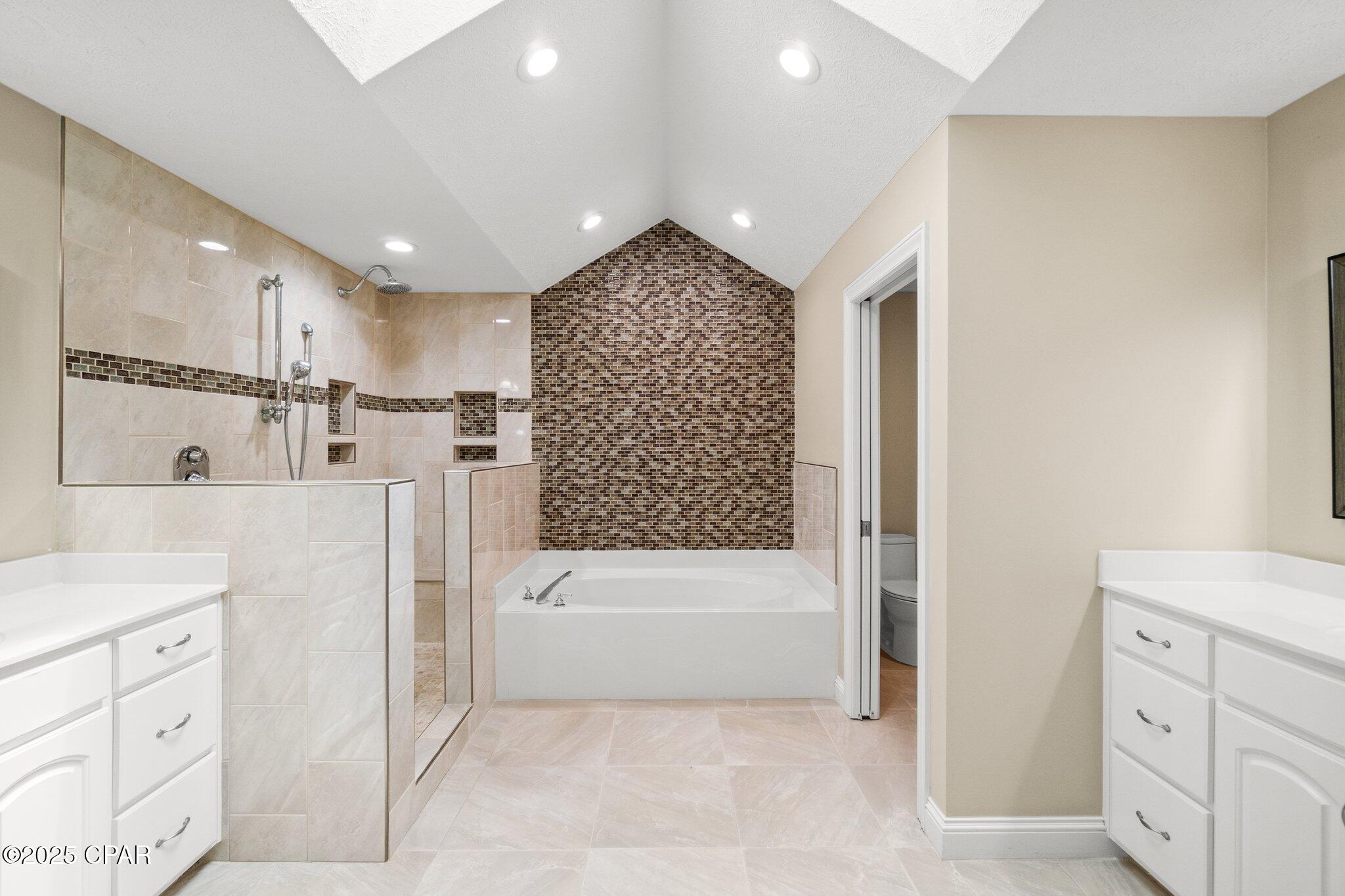 Image 39 For 106 Queens Circle