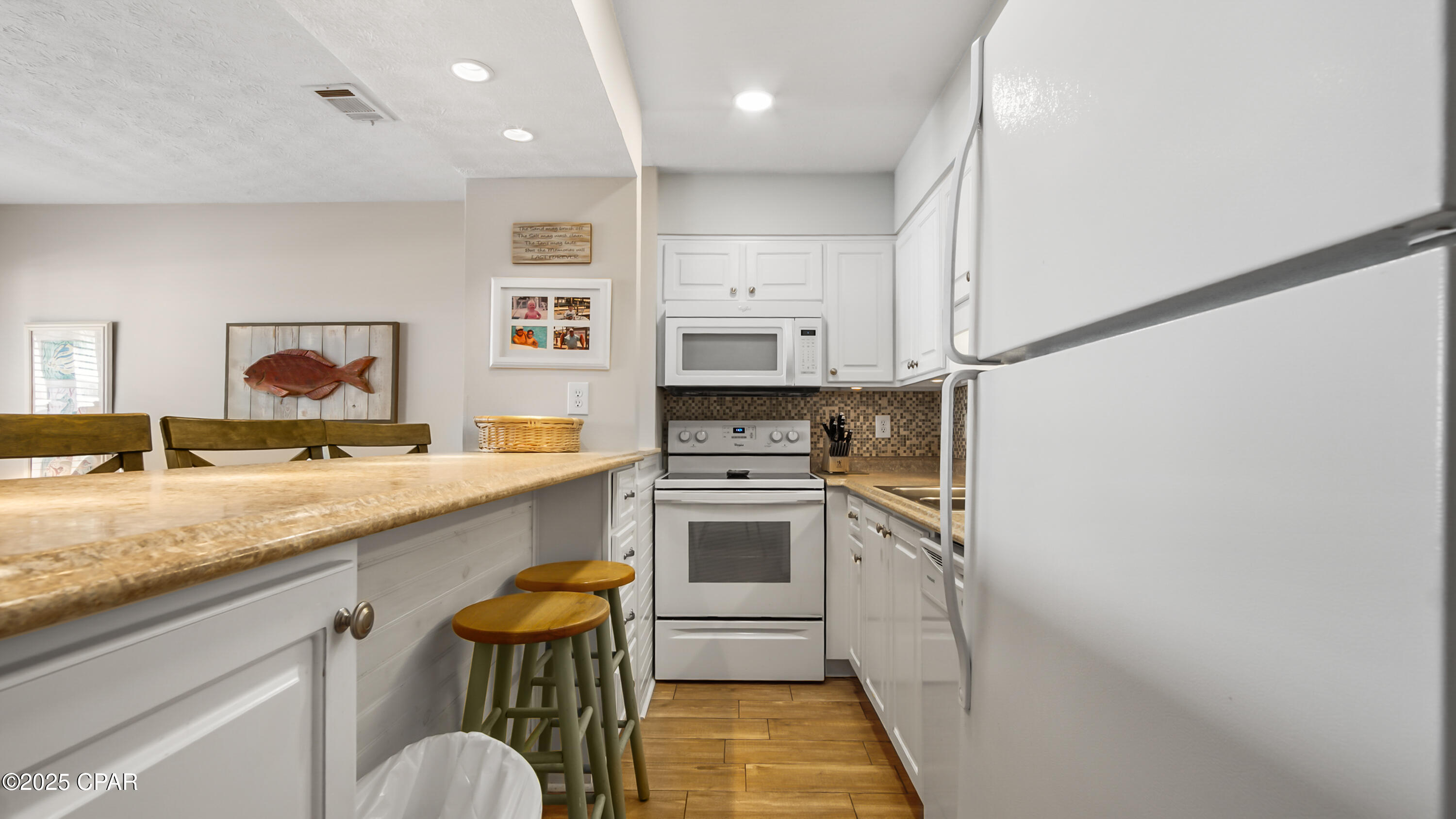 Image 6 For 6829 Thomas Drive 306