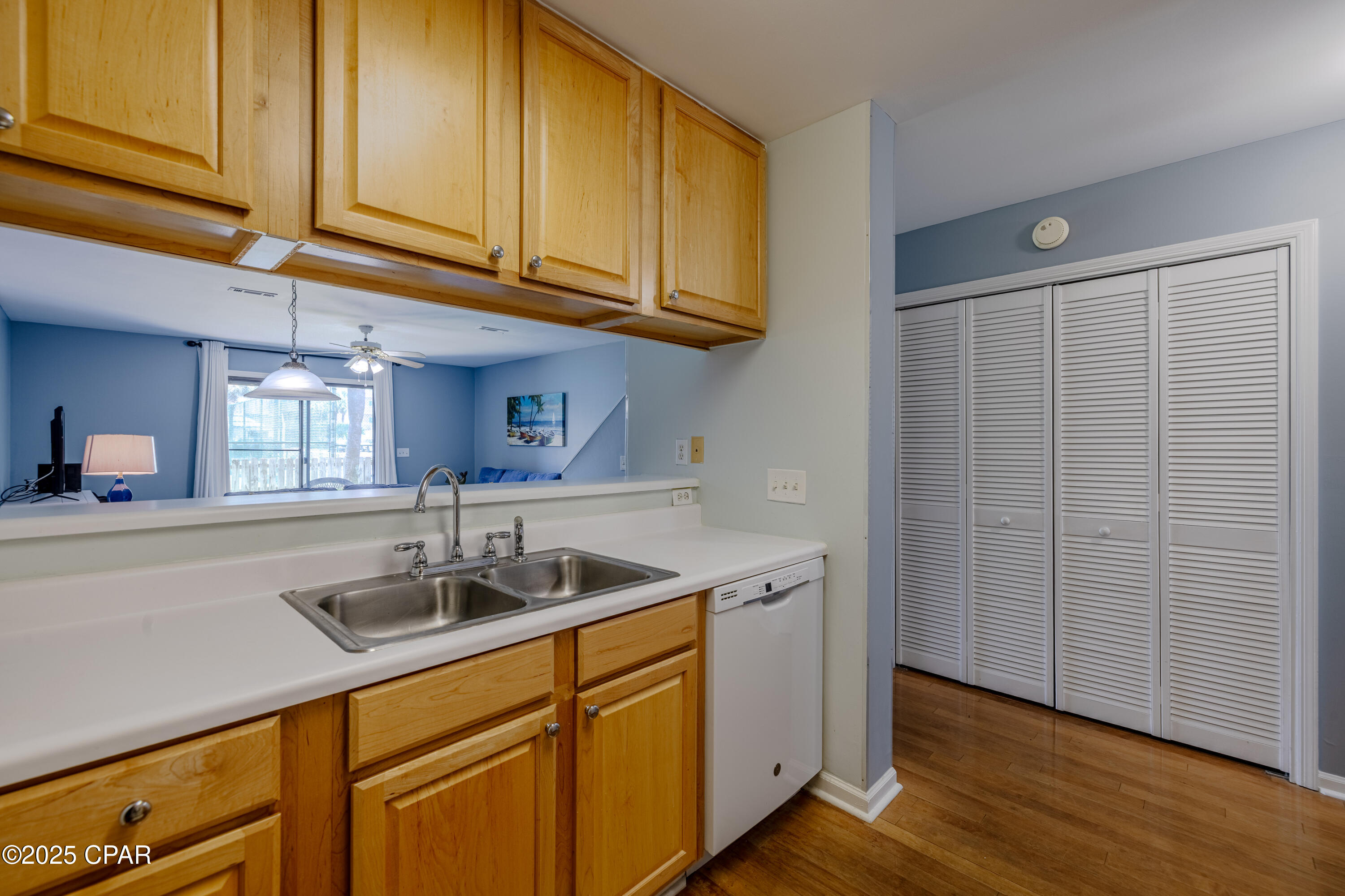 Image 10 For 6215 Thomas Drive 121