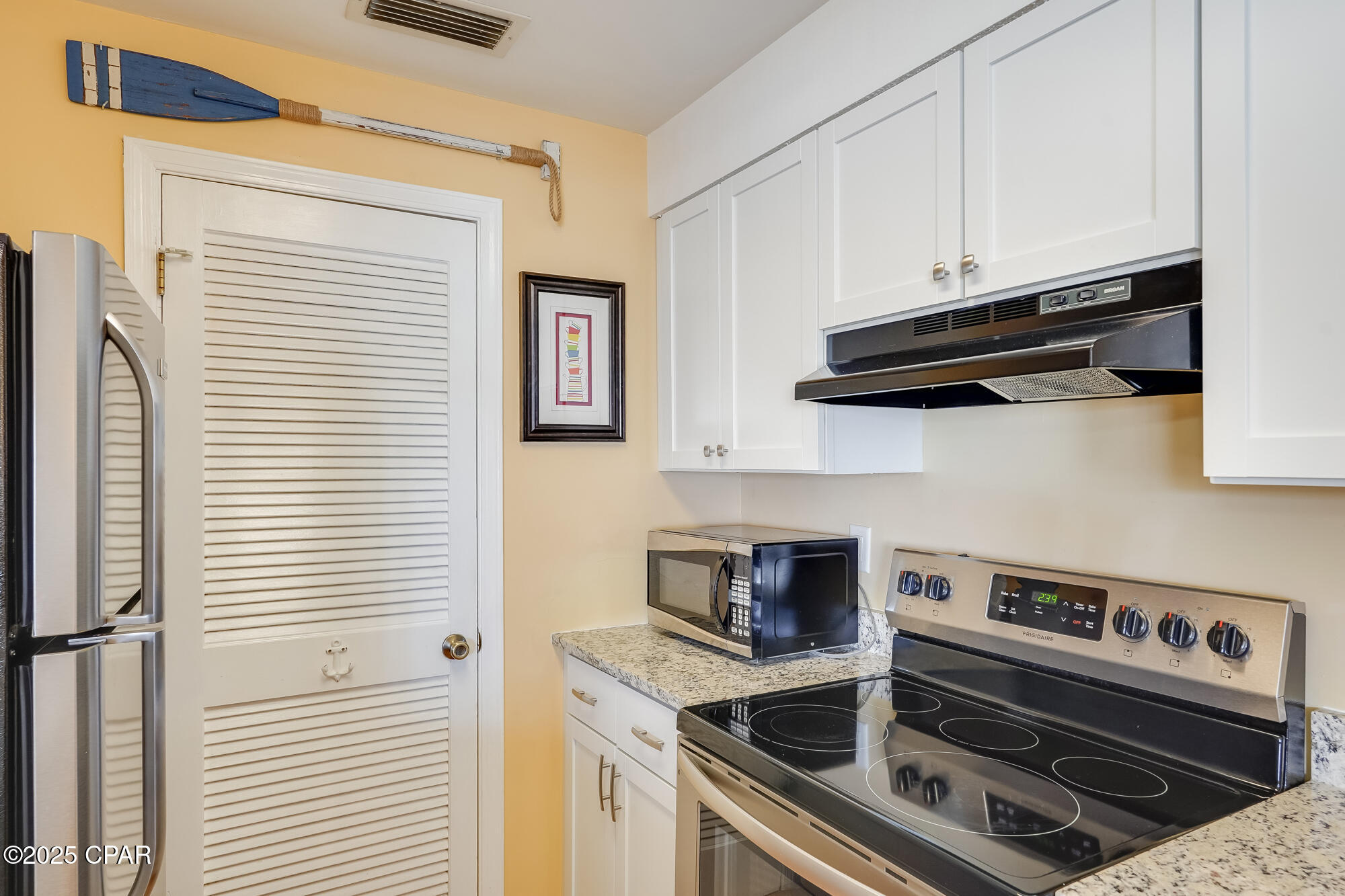 Image 12 For 8730 Thomas Drive 1201-b