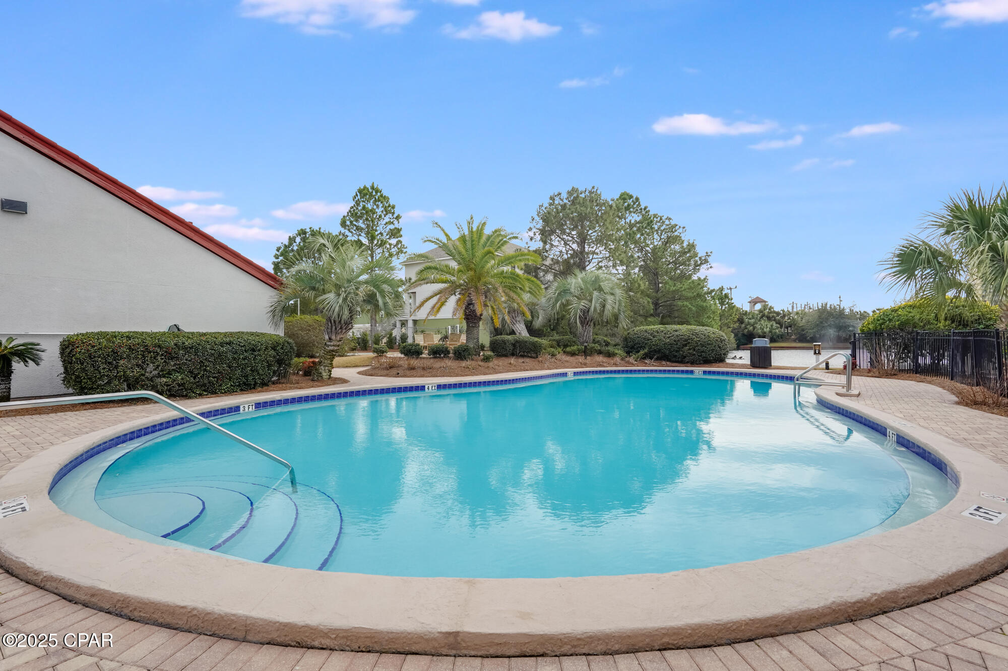 Image 3 For 8730 Thomas Drive 1201-b