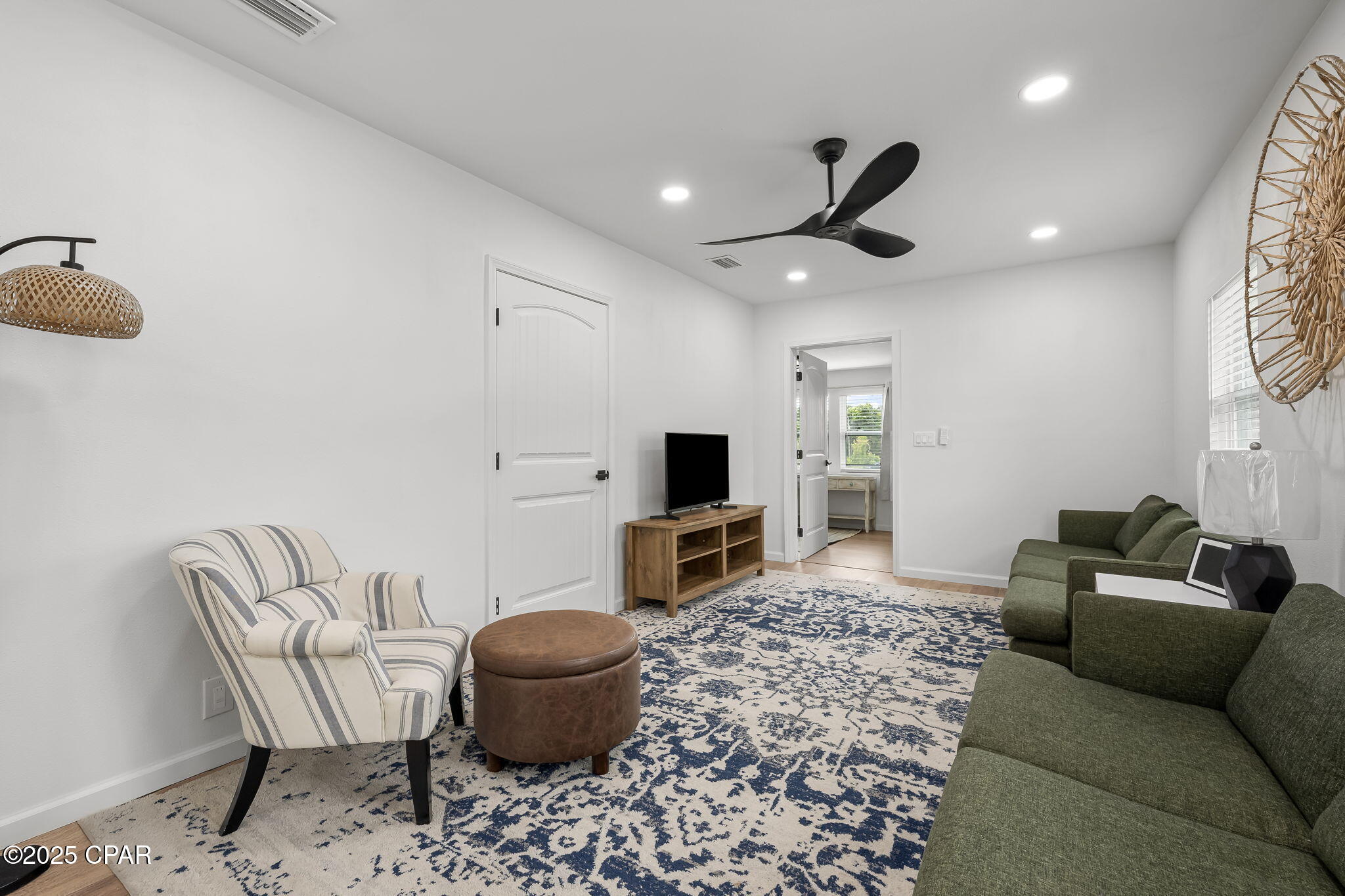 Image 11 For 340 Gray Avenue