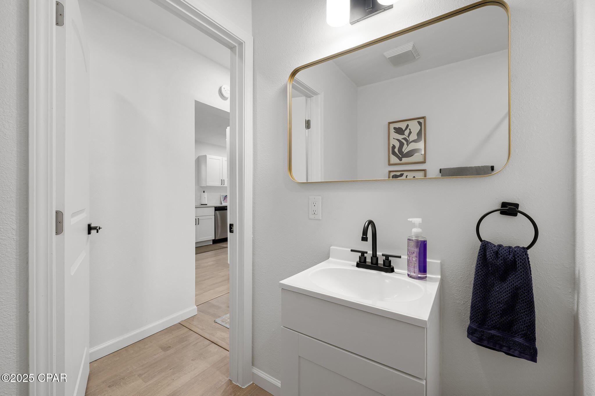 Image 17 For 340 Gray Avenue