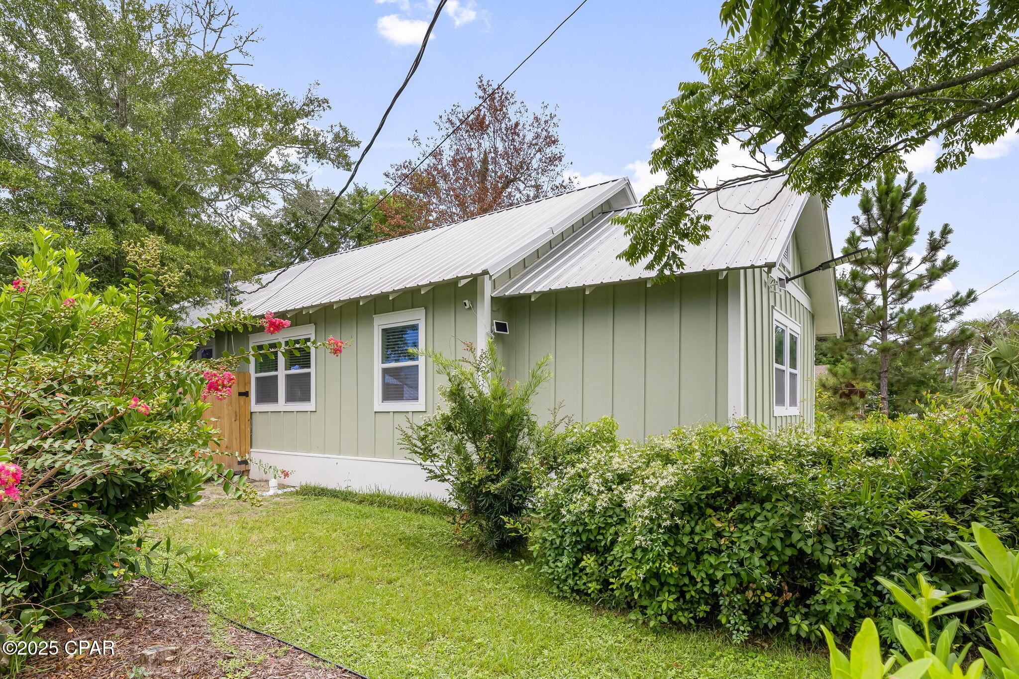 Image 25 For 340 Gray Avenue