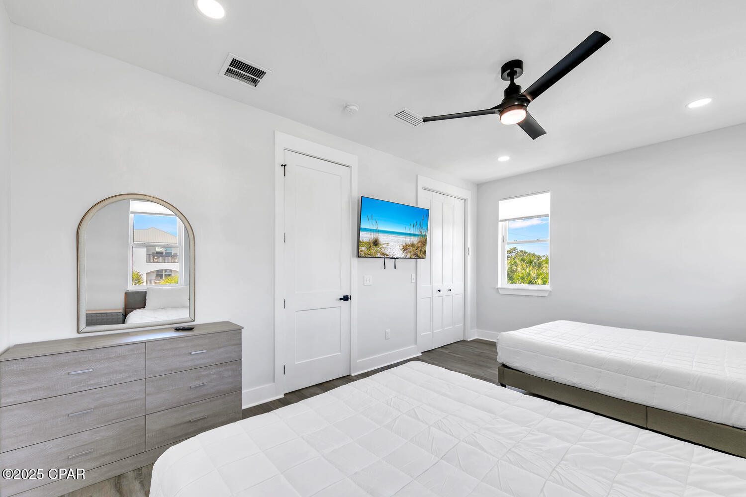 Image 44 For 13310 Front Beach Road