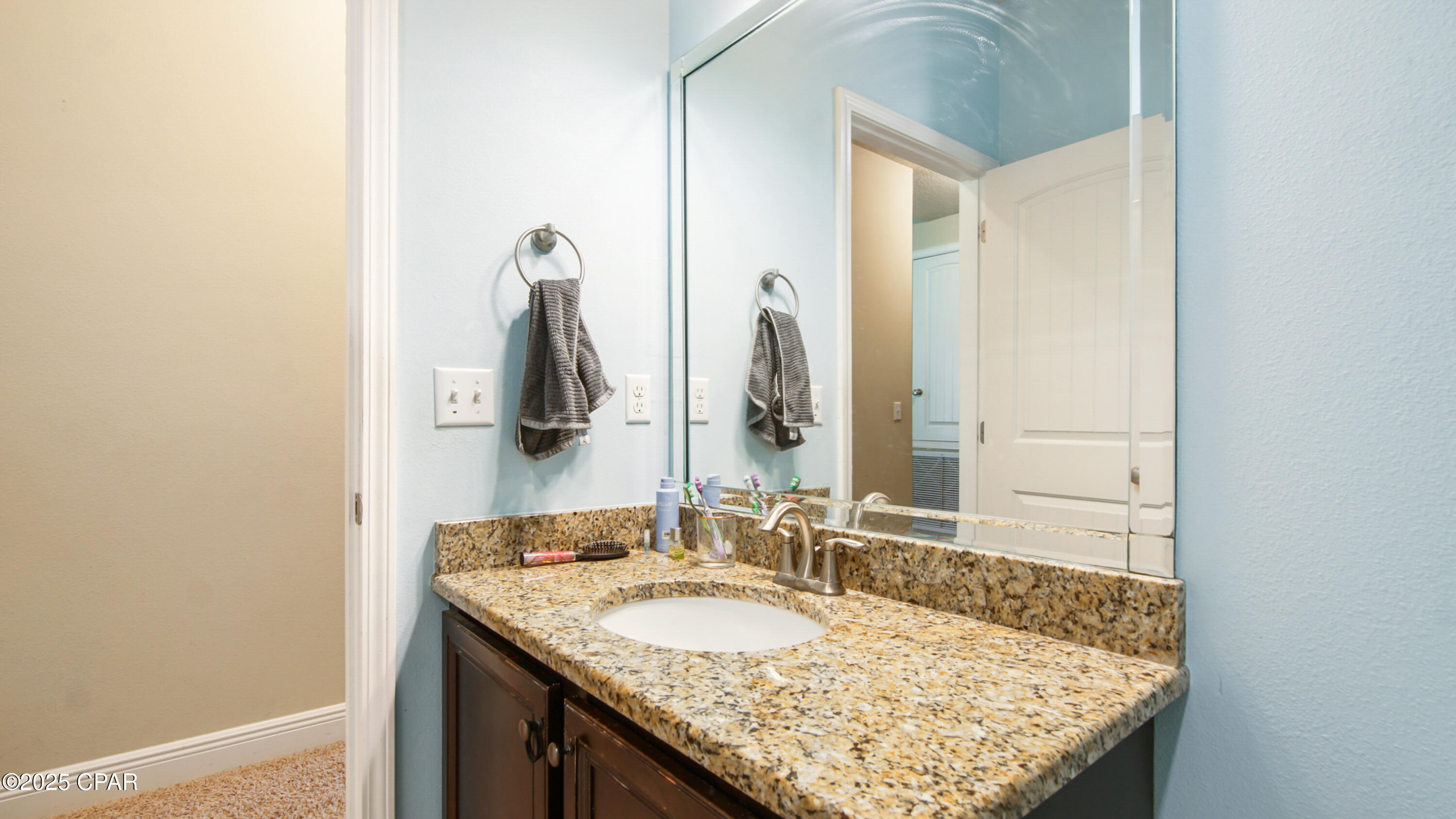 Image 41 For 12812 Merial Pass