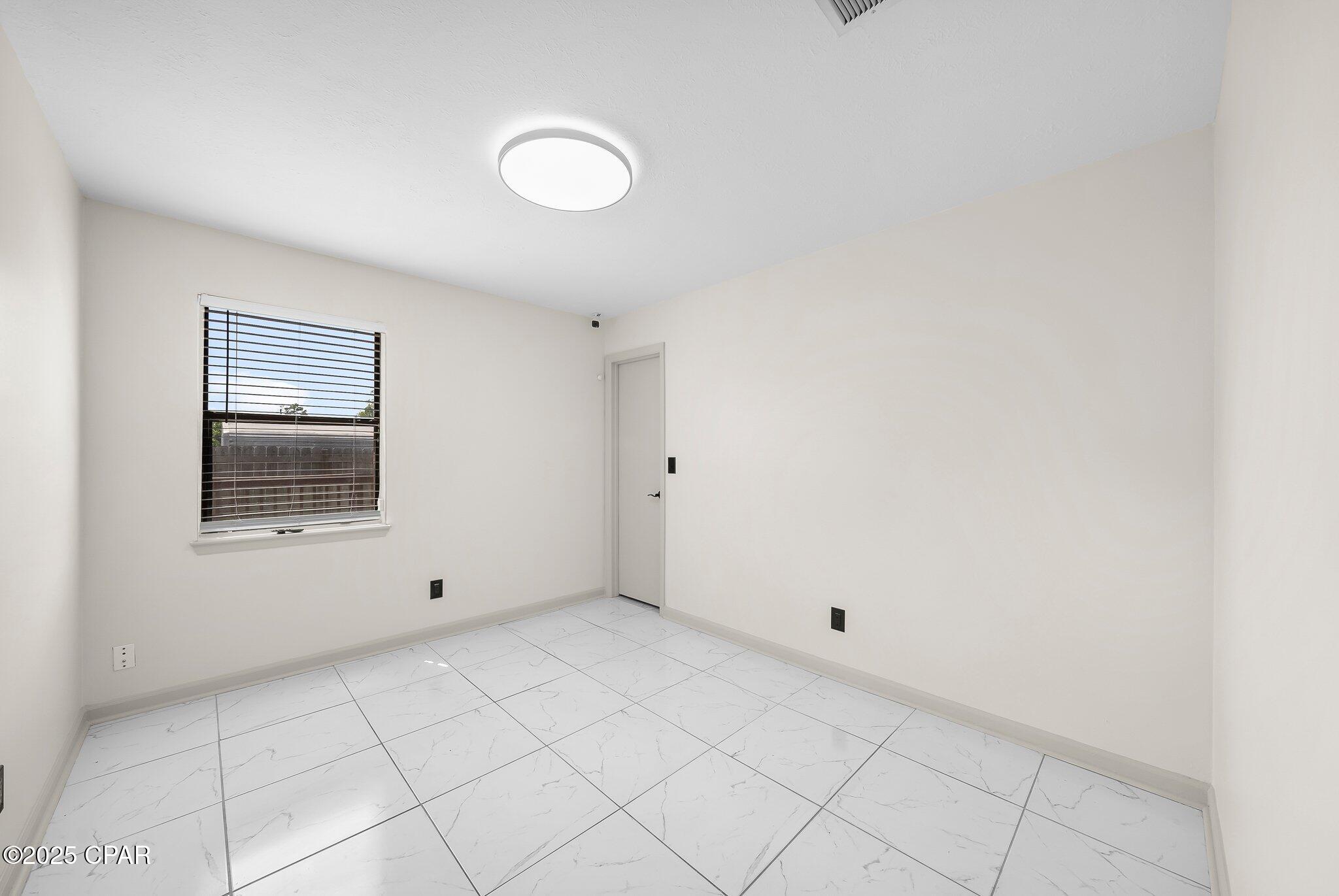 Image 20 For 721 J J Drive