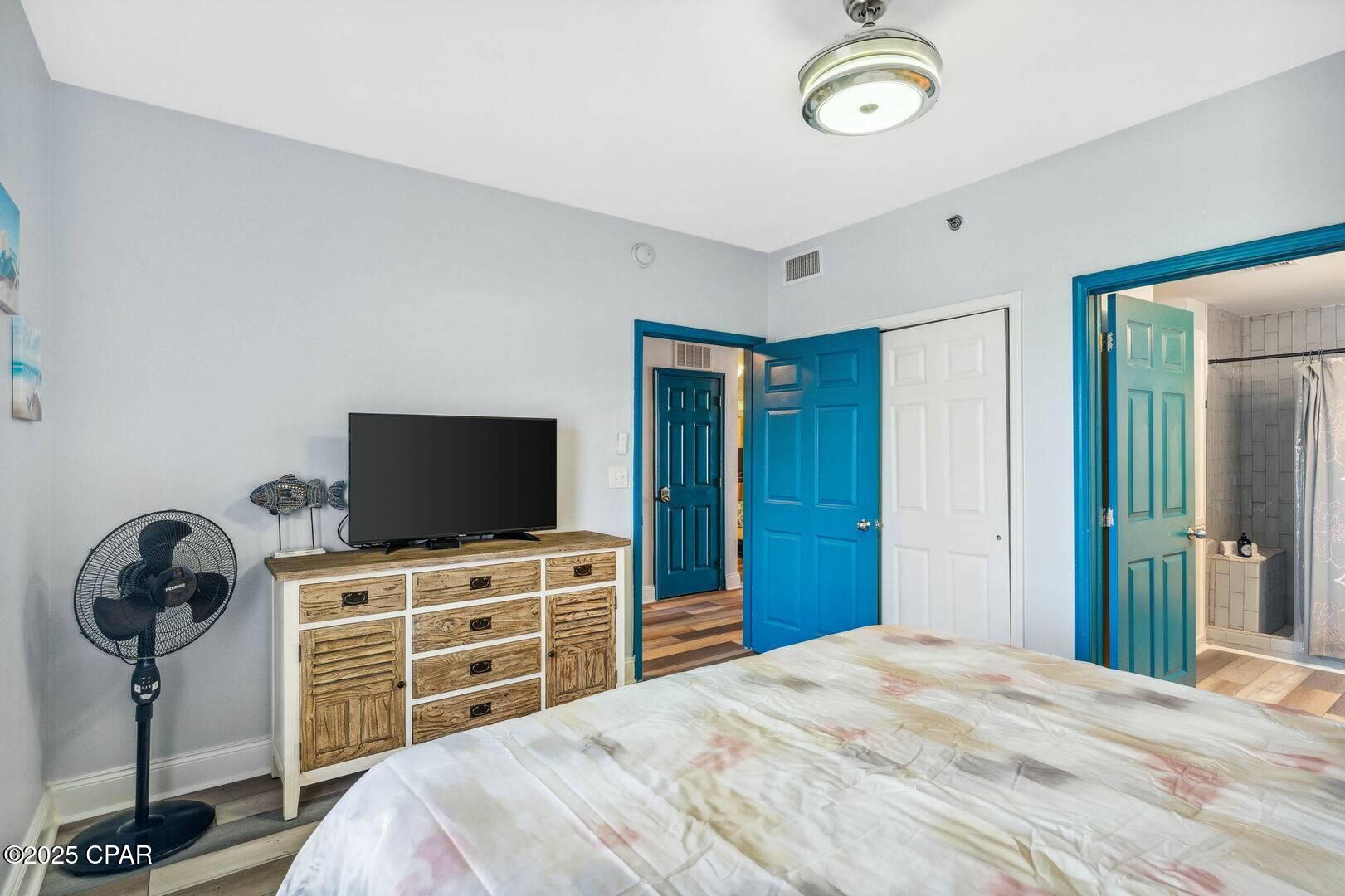 Image 19 For 9860 Thomas Drive 1221