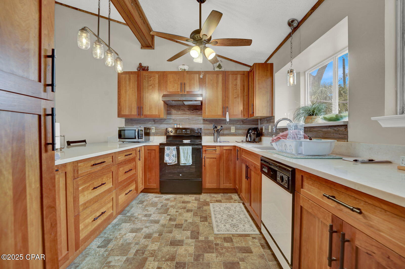 Image 3 For 926 Pitts Avenue