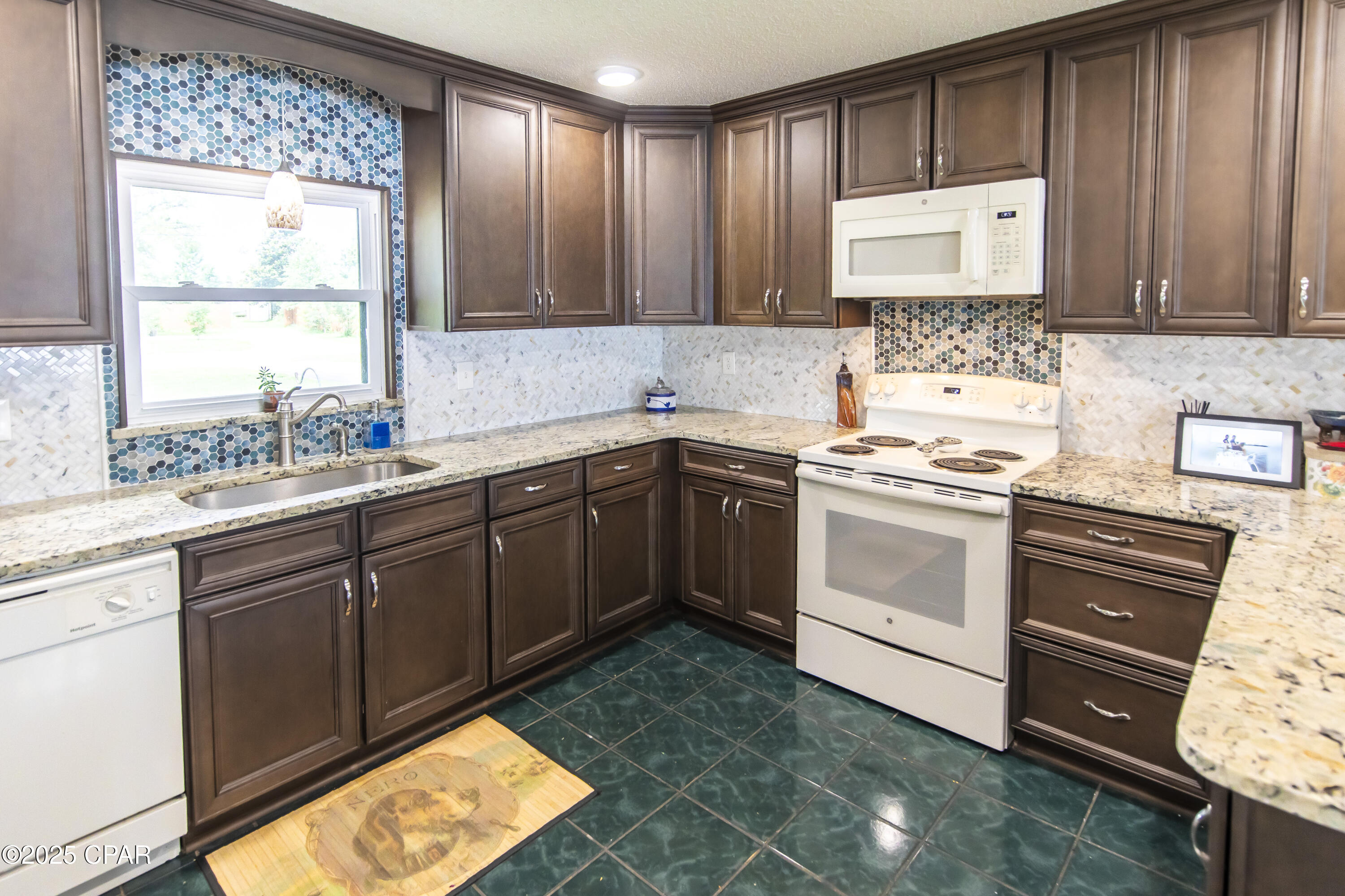 Image 11 For 1203 Bay Drive