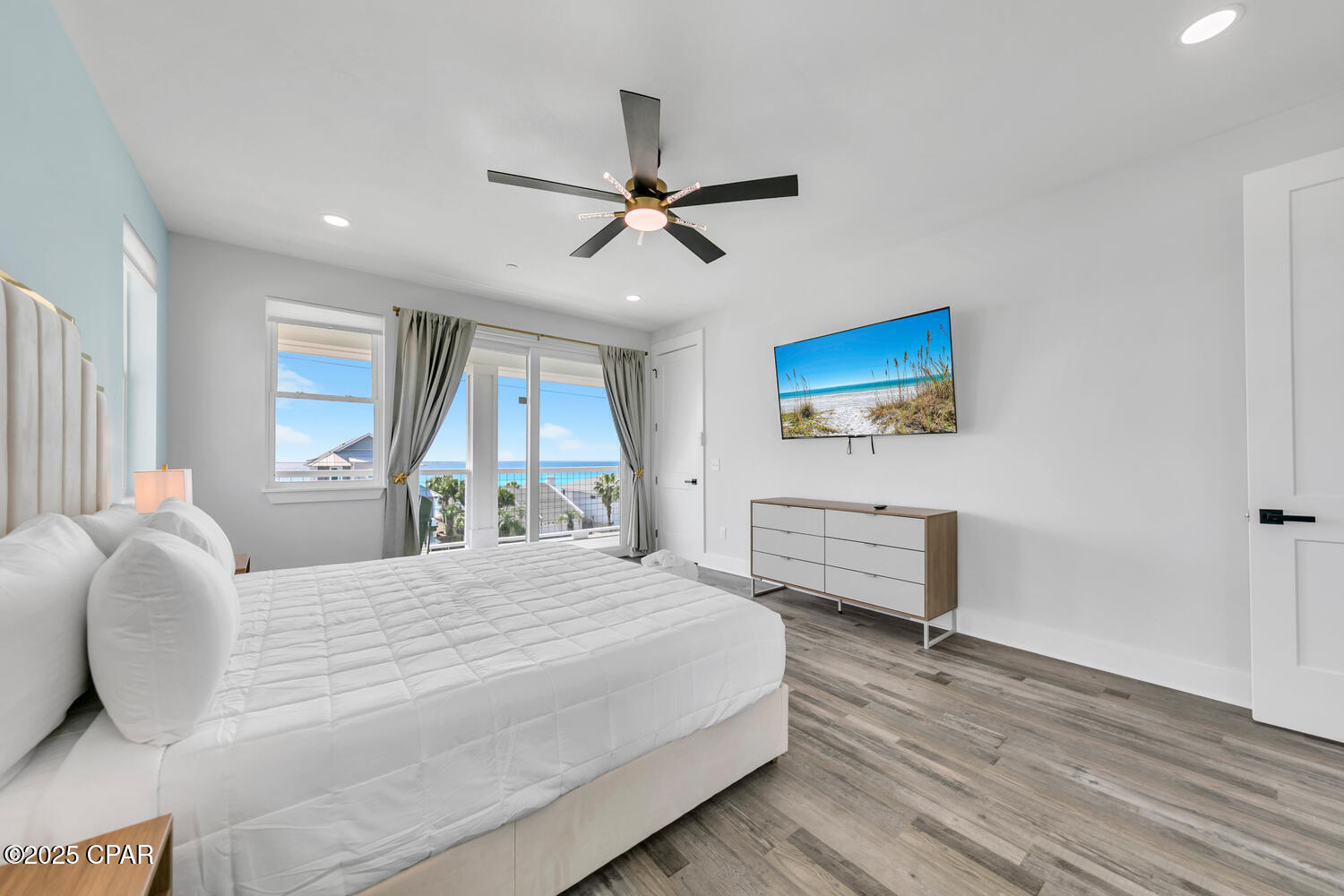 Image 20 For 13308 Front Beach Road