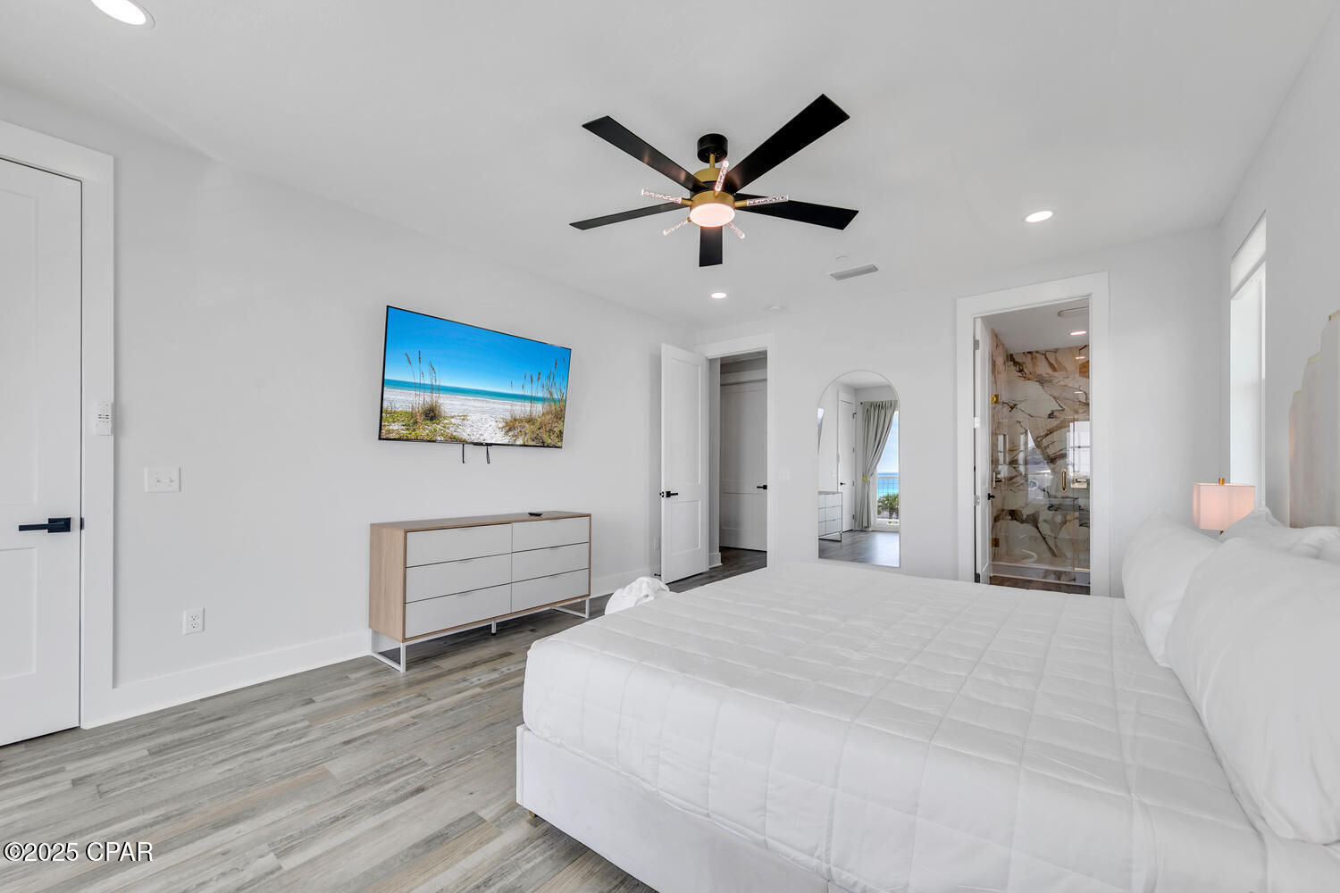 Image 27 For 13308 Front Beach Road