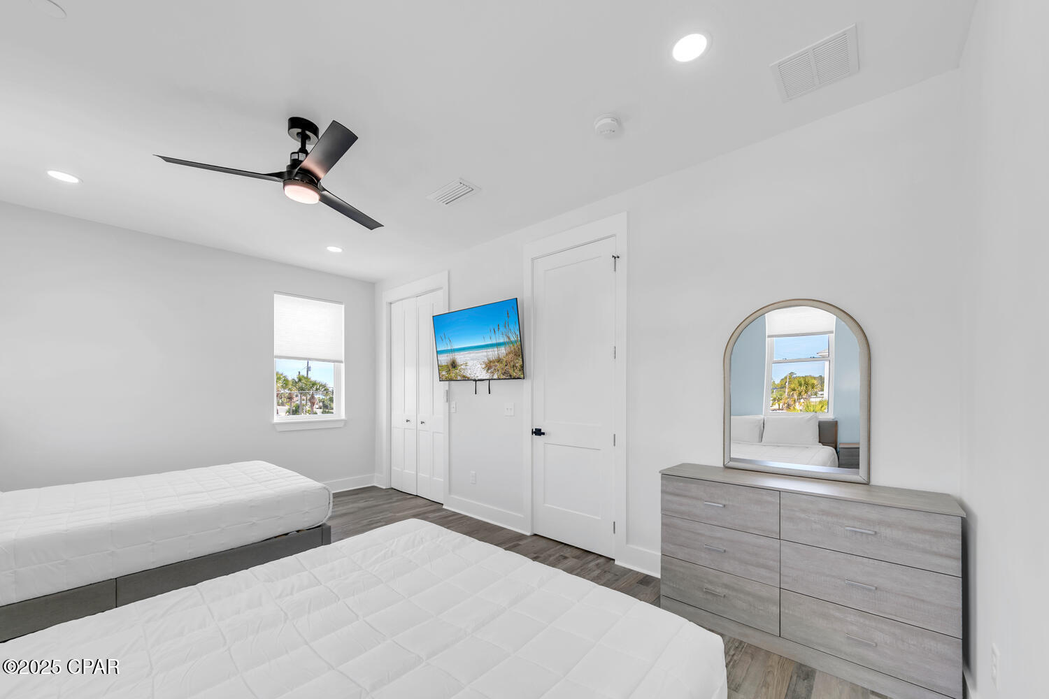 Image 42 For 13308 Front Beach Road