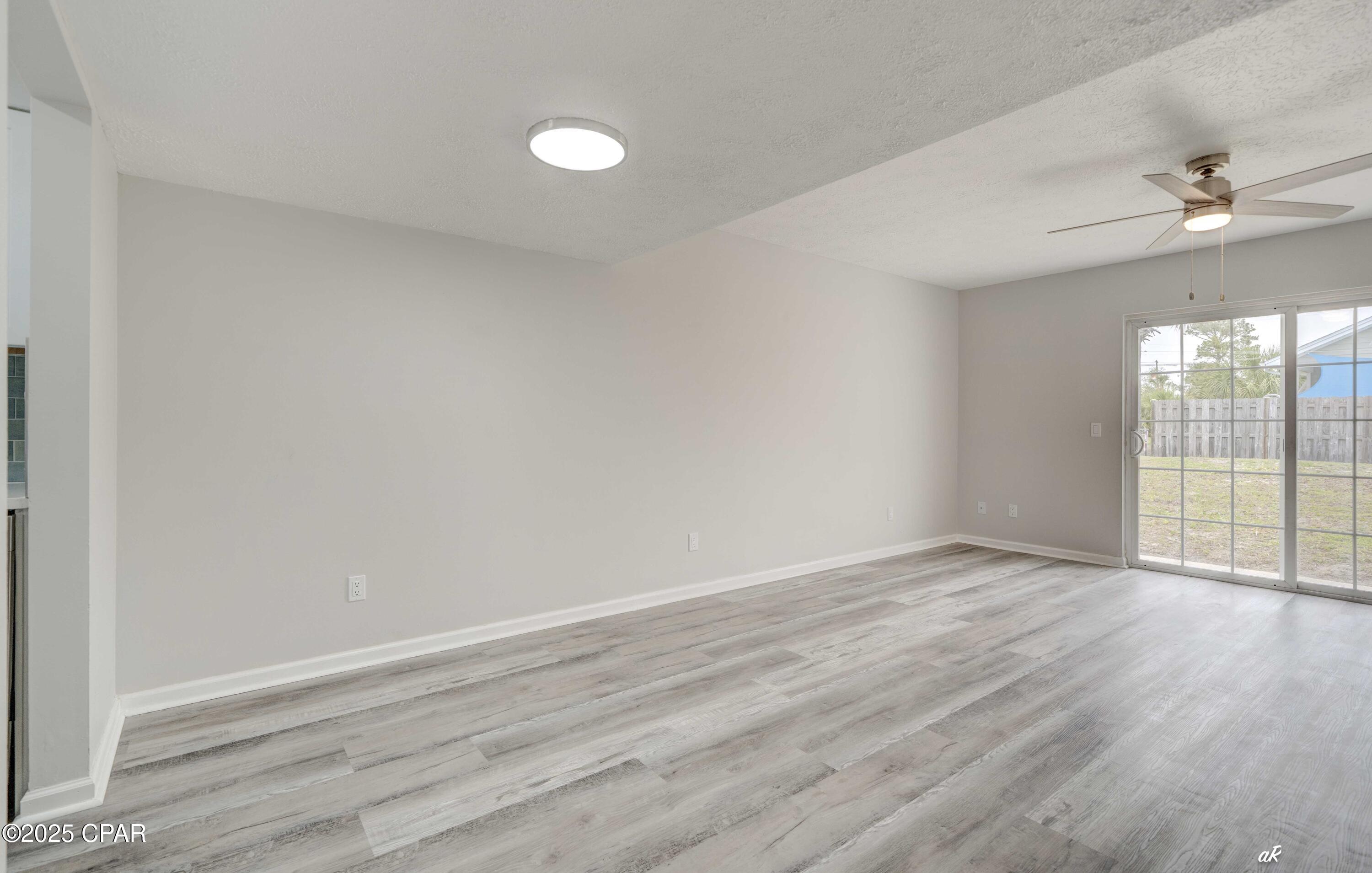 Image 14 For 6322 Pinetree Ave  A