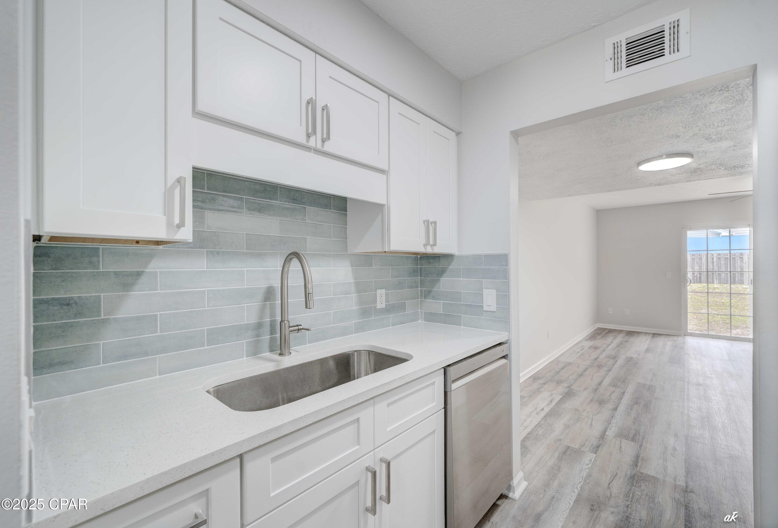 Image 26 For 6322 Pinetree Ave  A