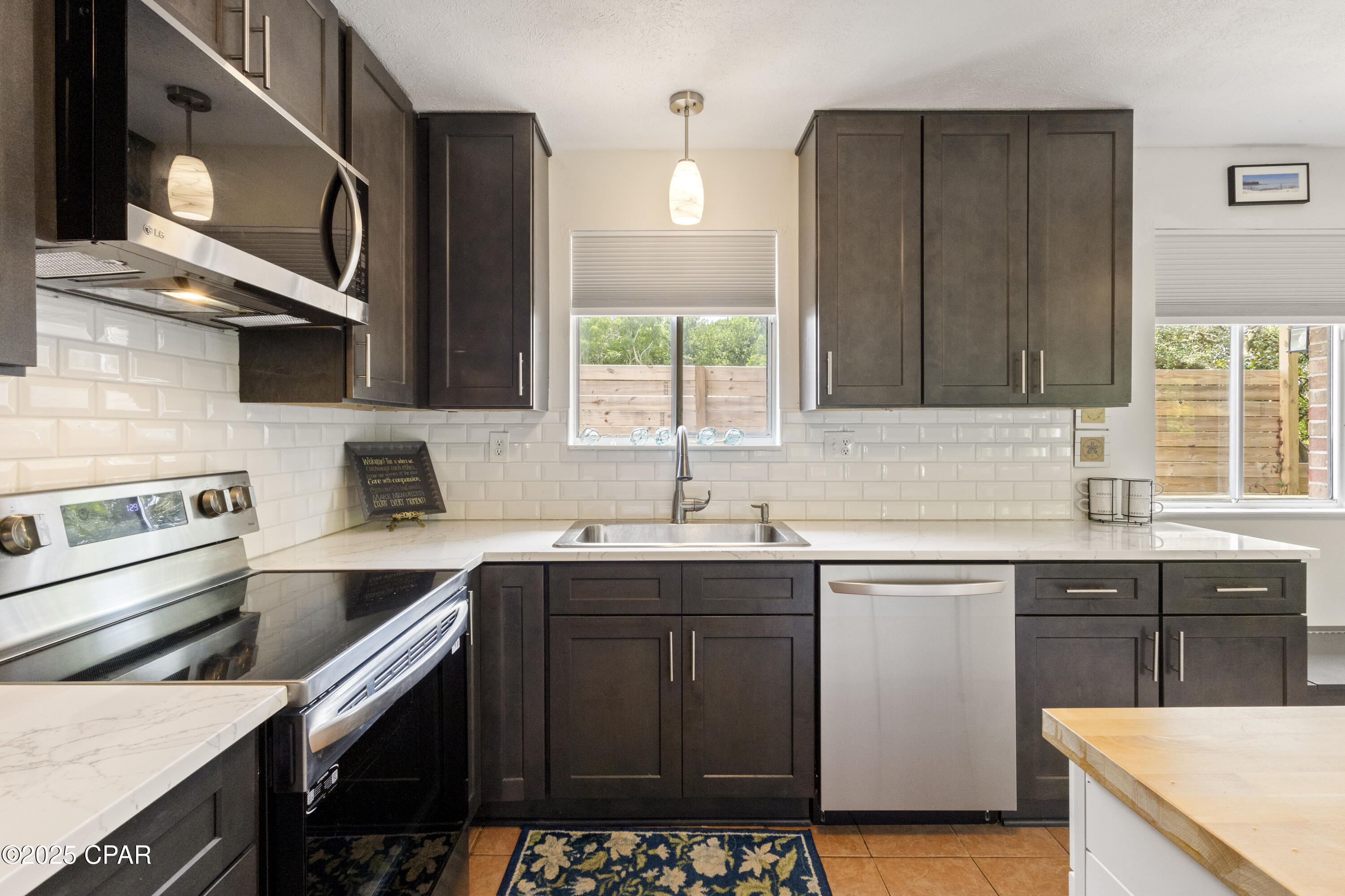 Image 2 For 19985 Alta Vista Drive