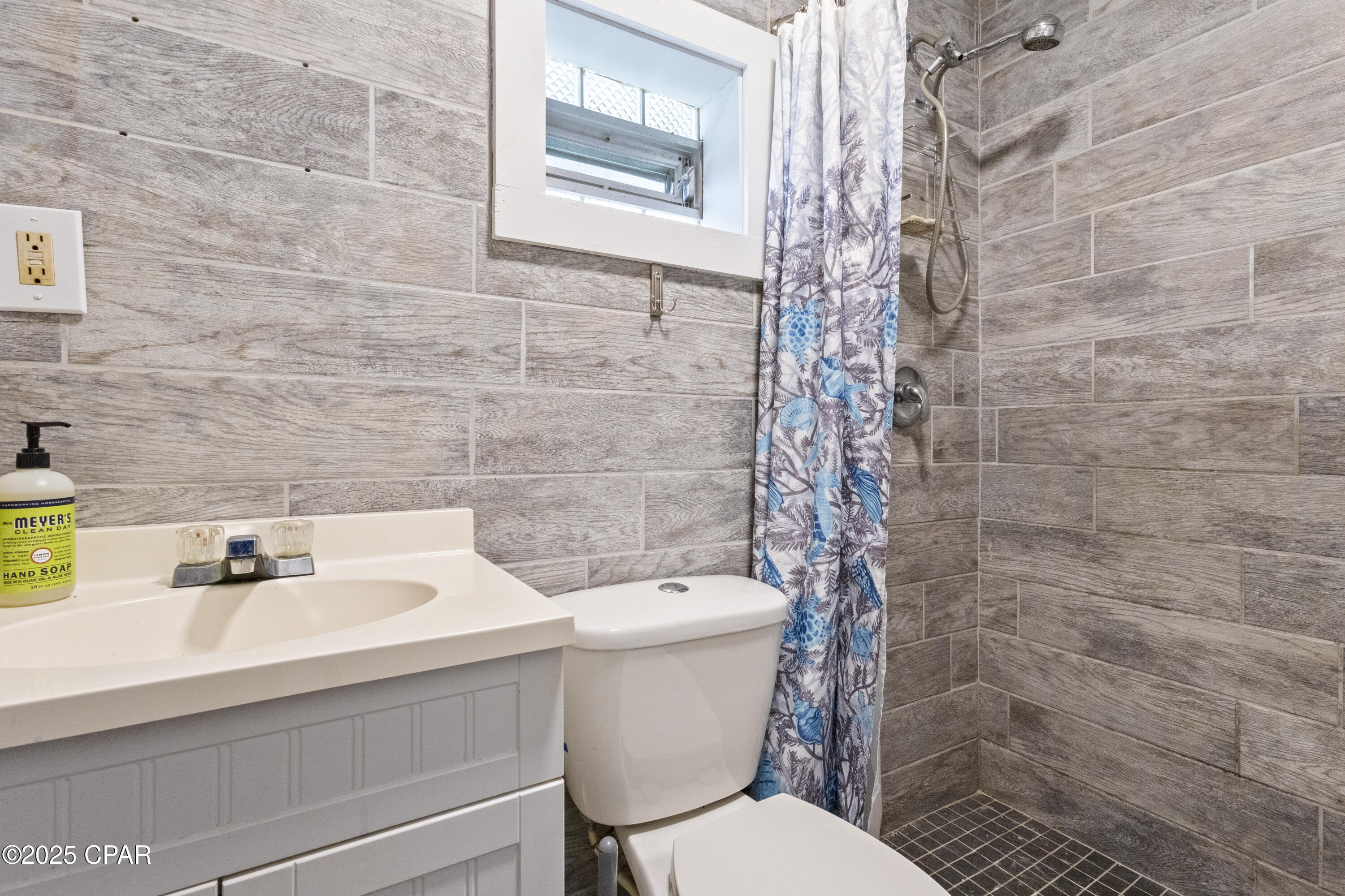 Image 7 For 19985 Alta Vista Drive