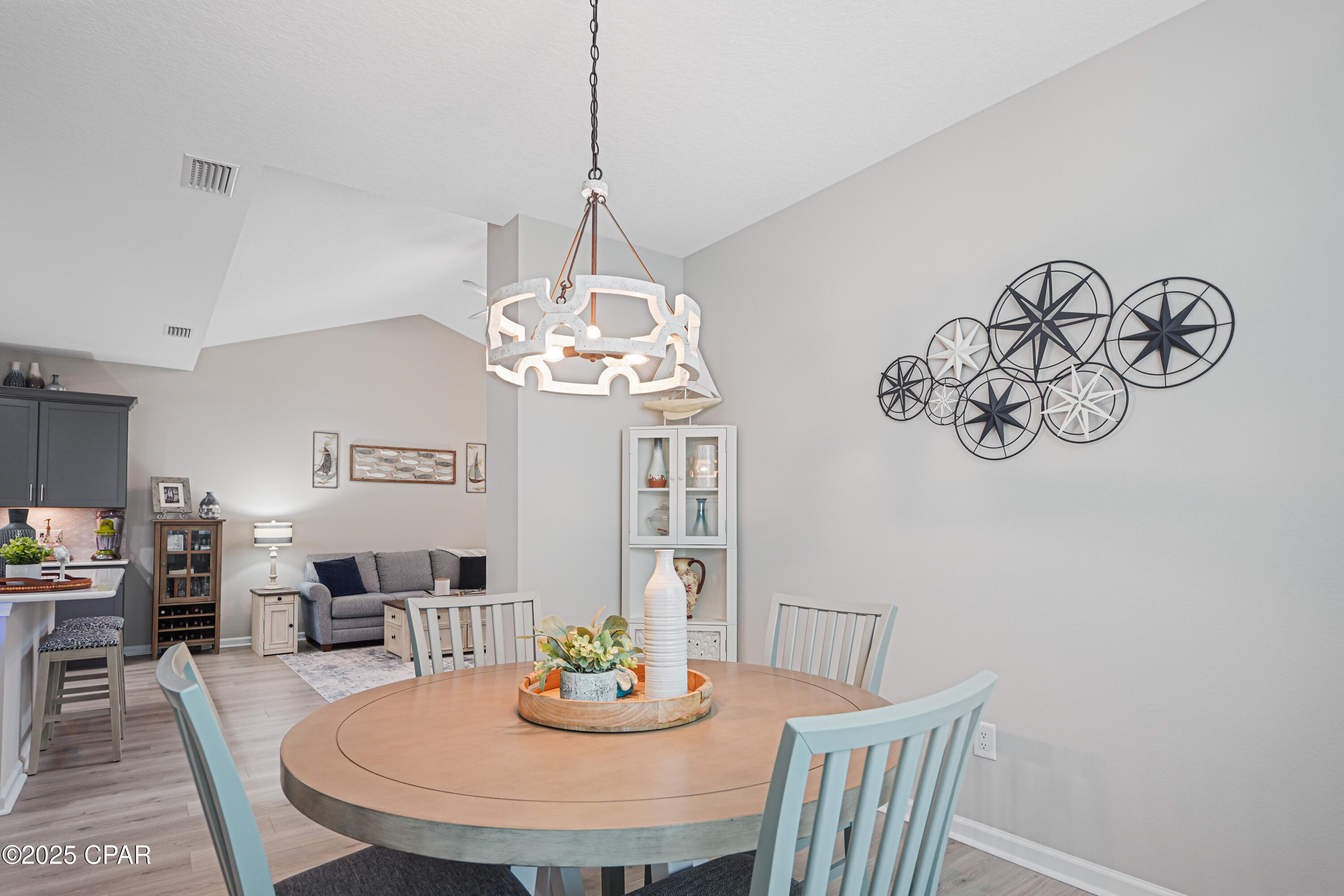 Image 14 For 8532 Dreams Float Court