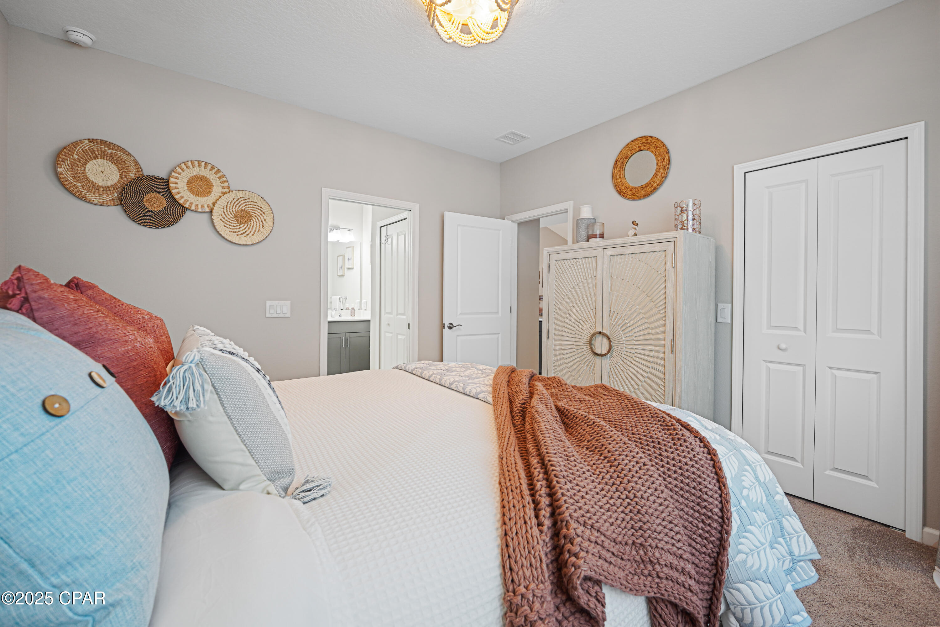 Image 19 For 8532 Dreams Float Court