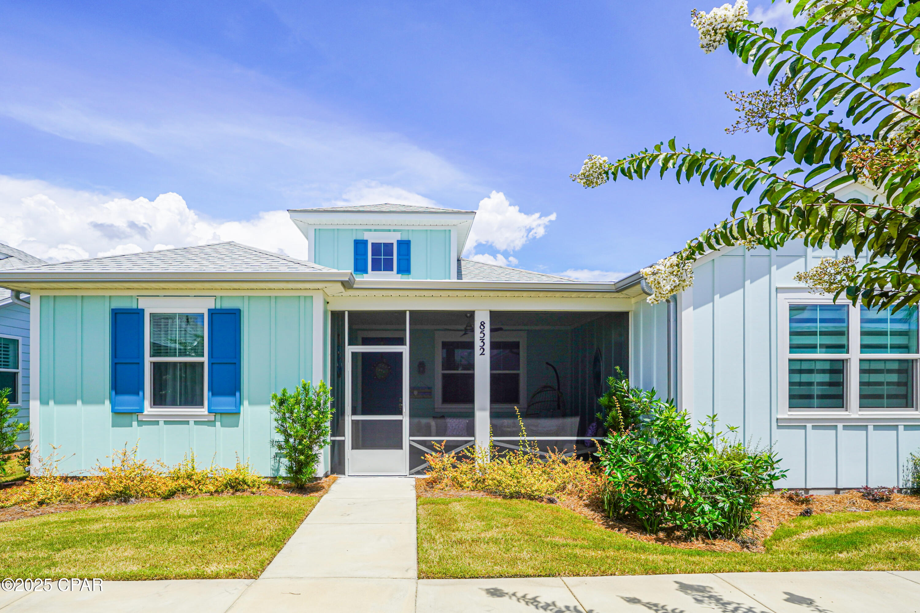 Image 28 For 8532 Dreams Float Court