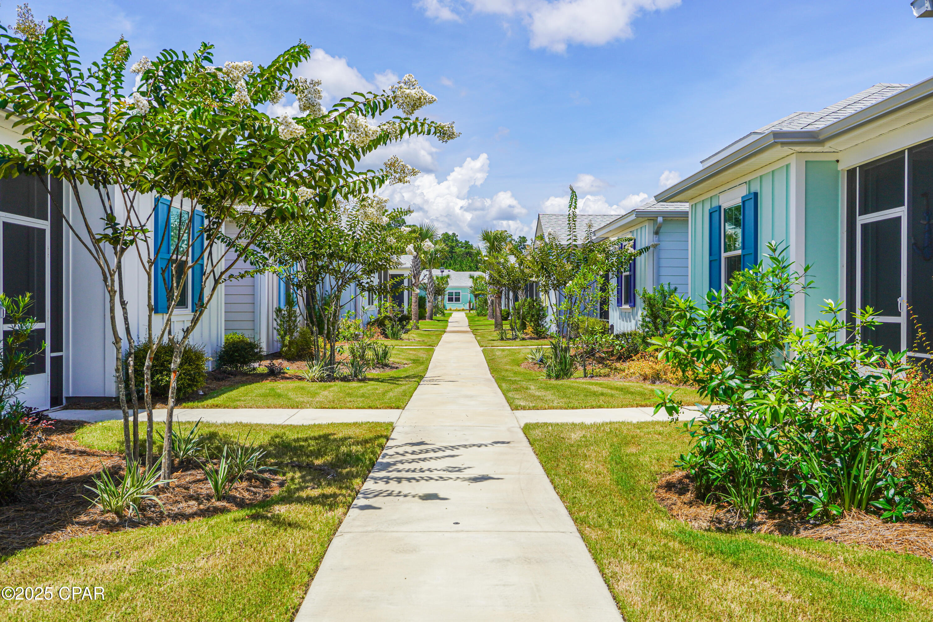 Image 30 For 8532 Dreams Float Court