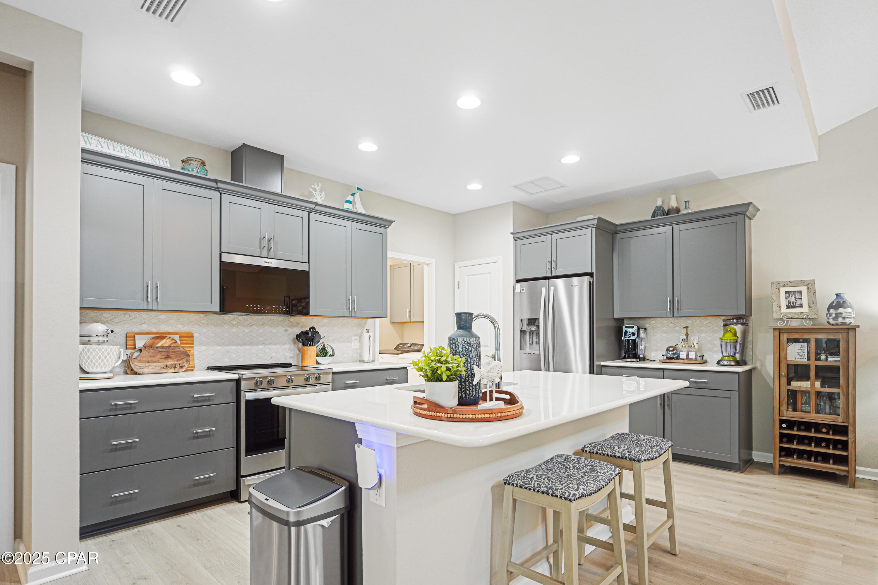 Image 6 For 8532 Dreams Float Court