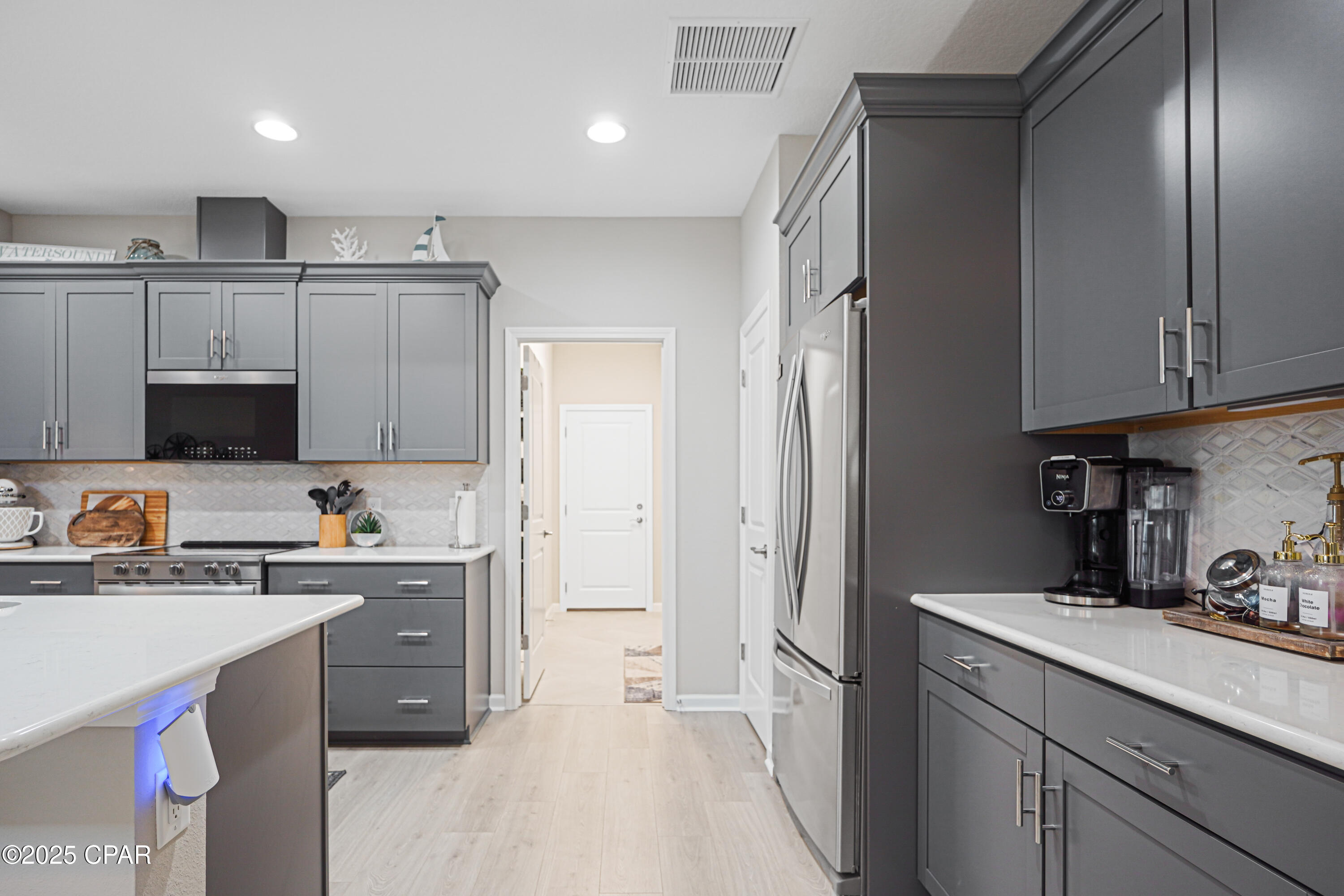 Image 9 For 8532 Dreams Float Court