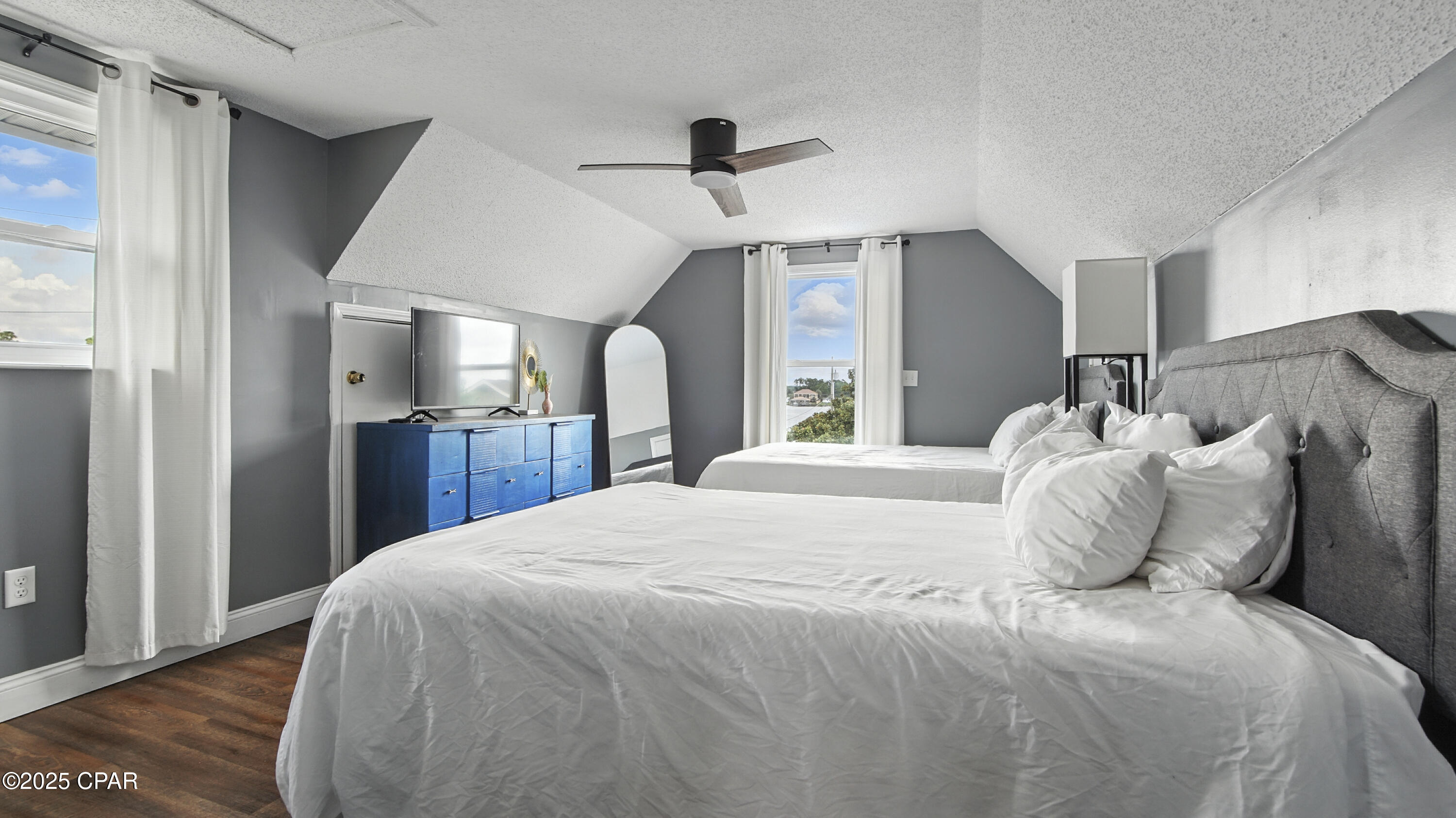 Image 33 For 5826 Hilltop Avenue